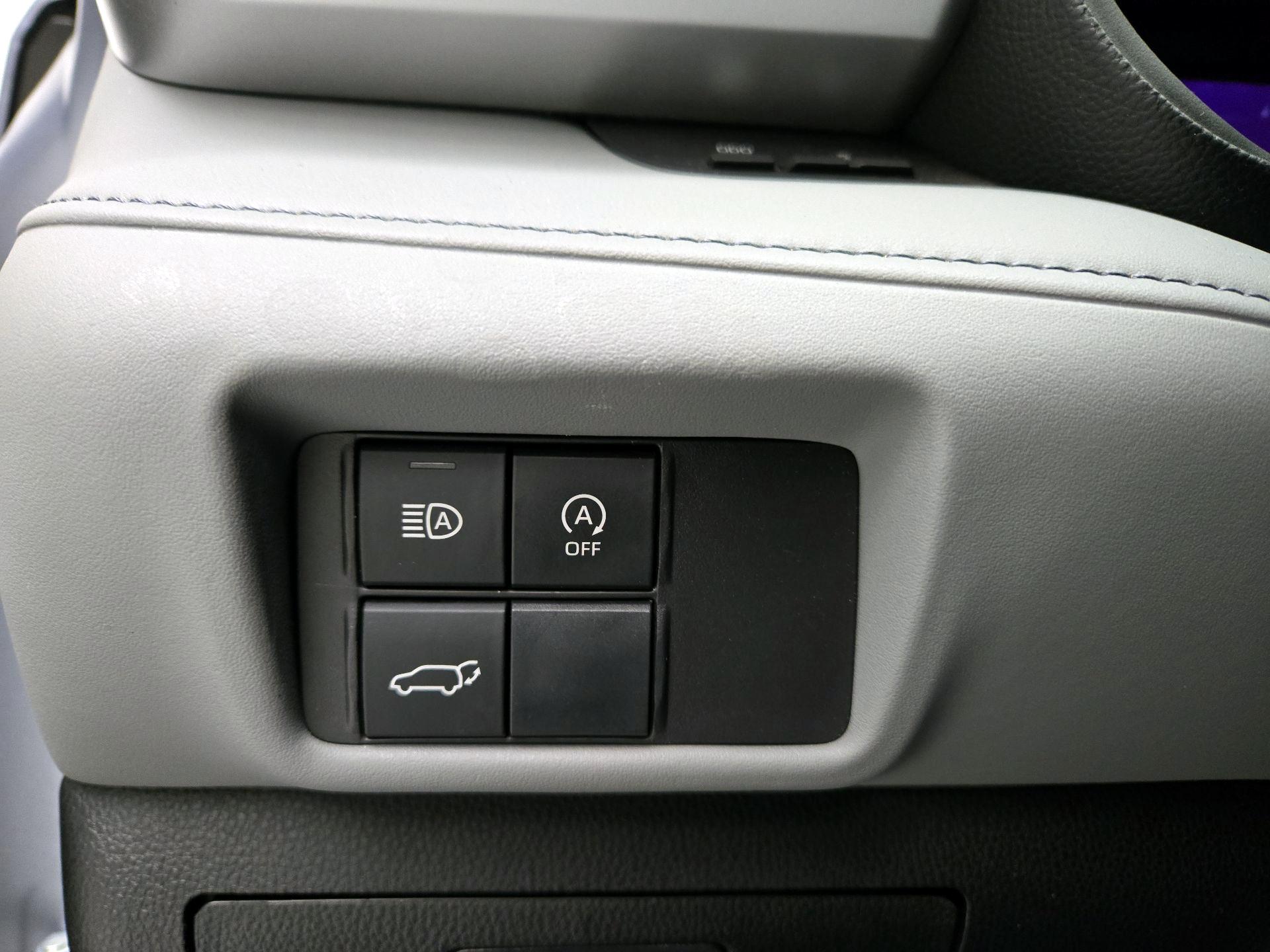 Thumbnail: 2023 Toyota Highlander - 13