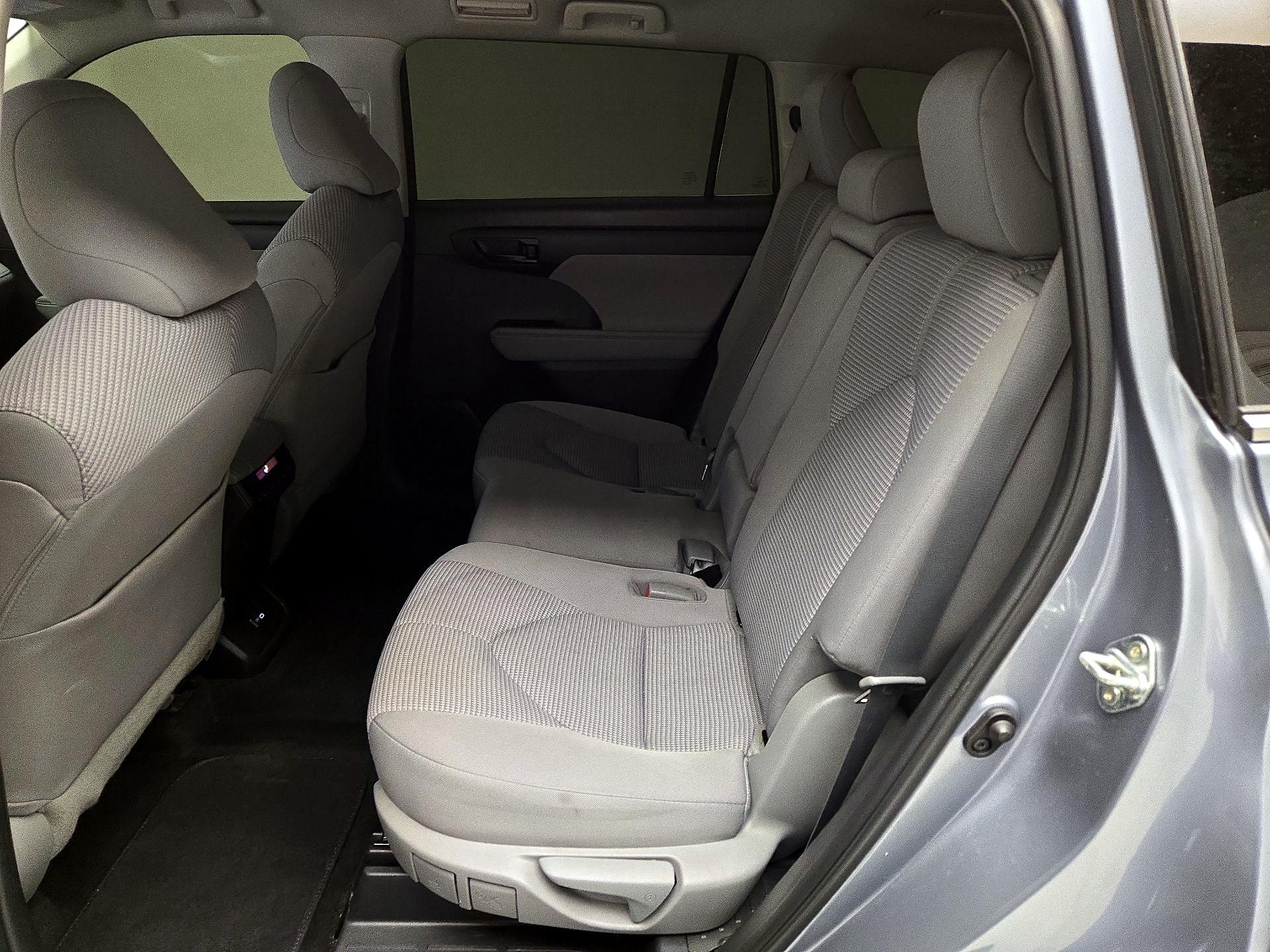 Thumbnail: 2023 Toyota Highlander - 19