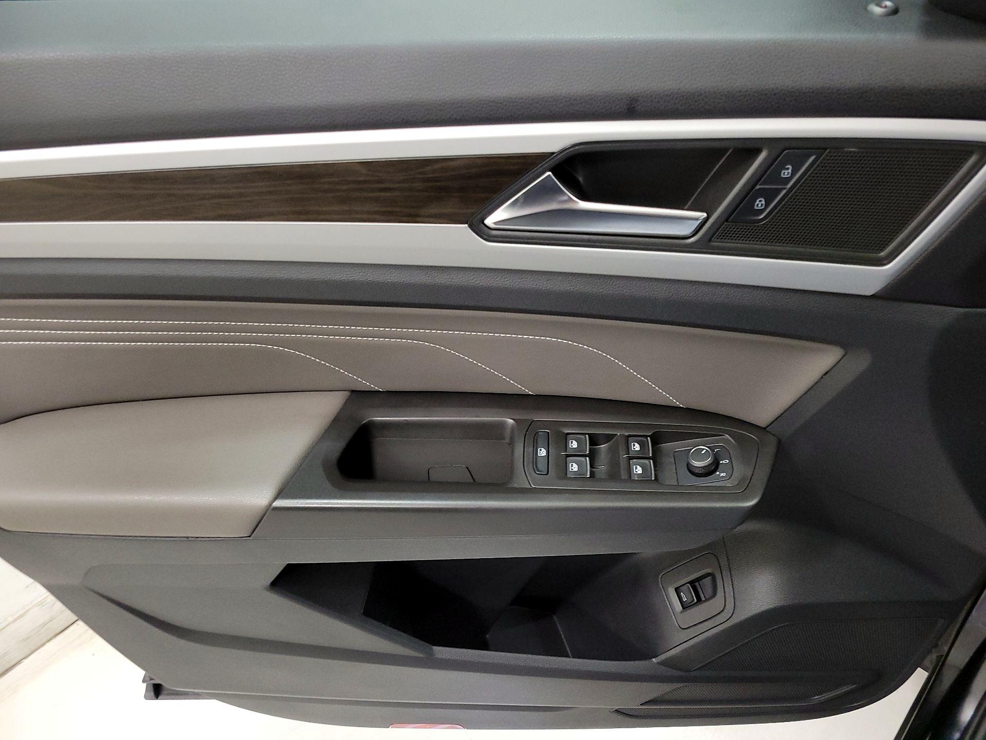 Thumbnail: 2023 Volkswagen Atlas - 12