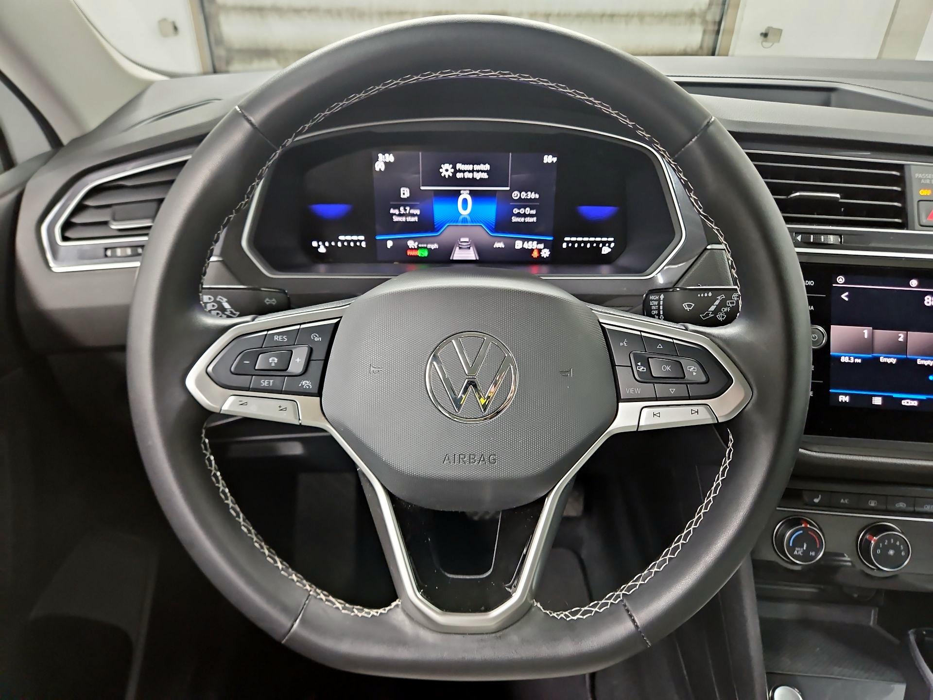 Thumbnail: 2024 Volkswagen Tiguan - 10