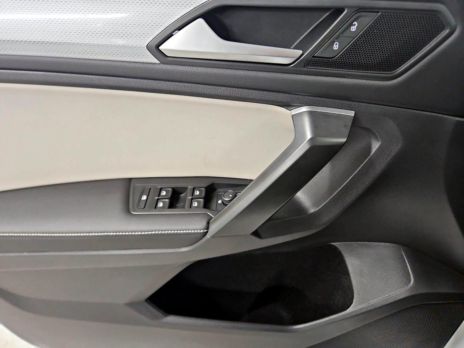 Thumbnail: 2024 Volkswagen Tiguan - 12