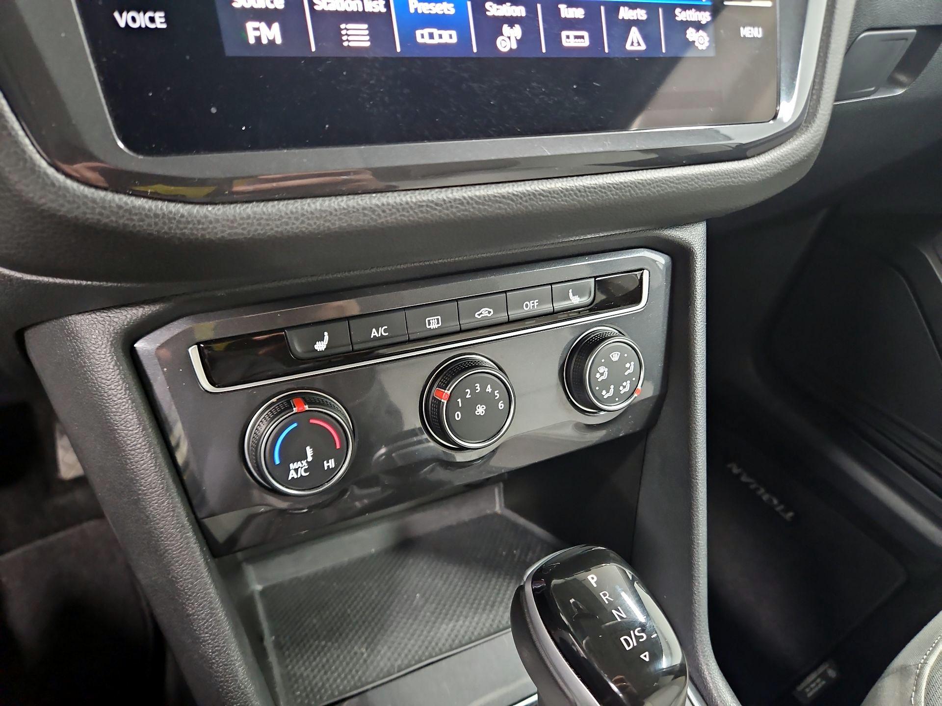 Thumbnail: 2024 Volkswagen Tiguan - 16