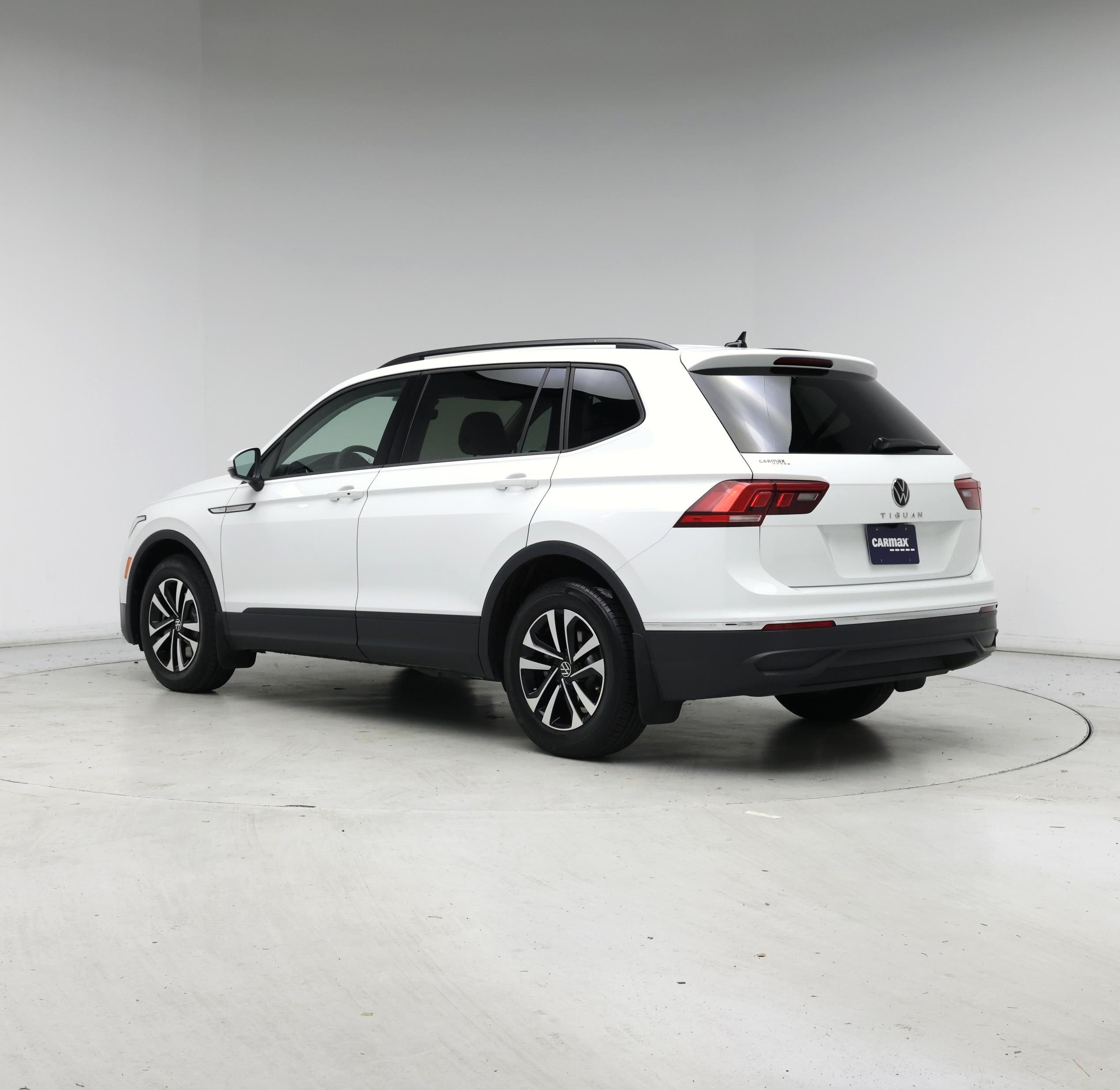 Thumbnail: 2024 Volkswagen Tiguan - 2