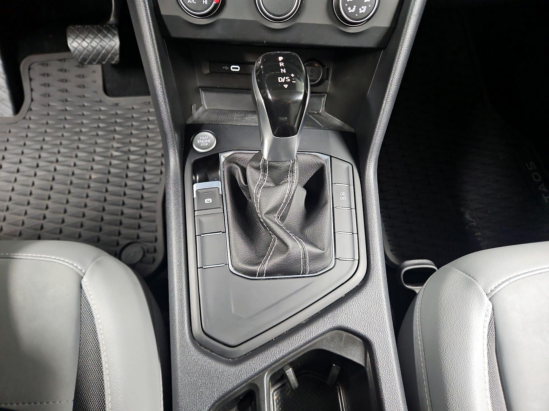 Thumbnail: 2022 Volkswagen Taos - 17