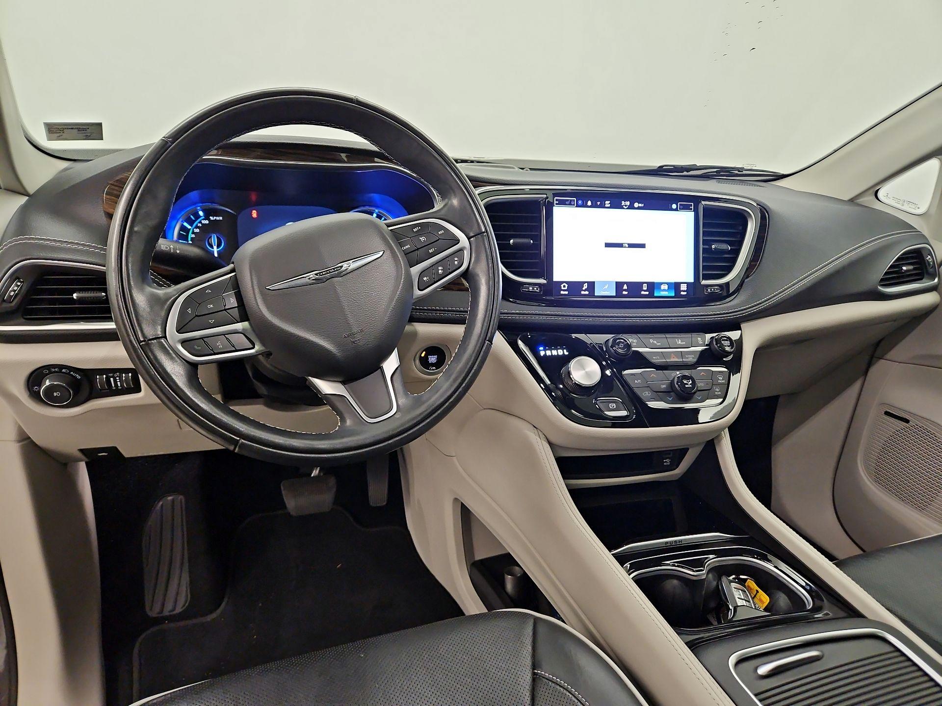 Thumbnail: 2022 Chrysler Pacifica - 9