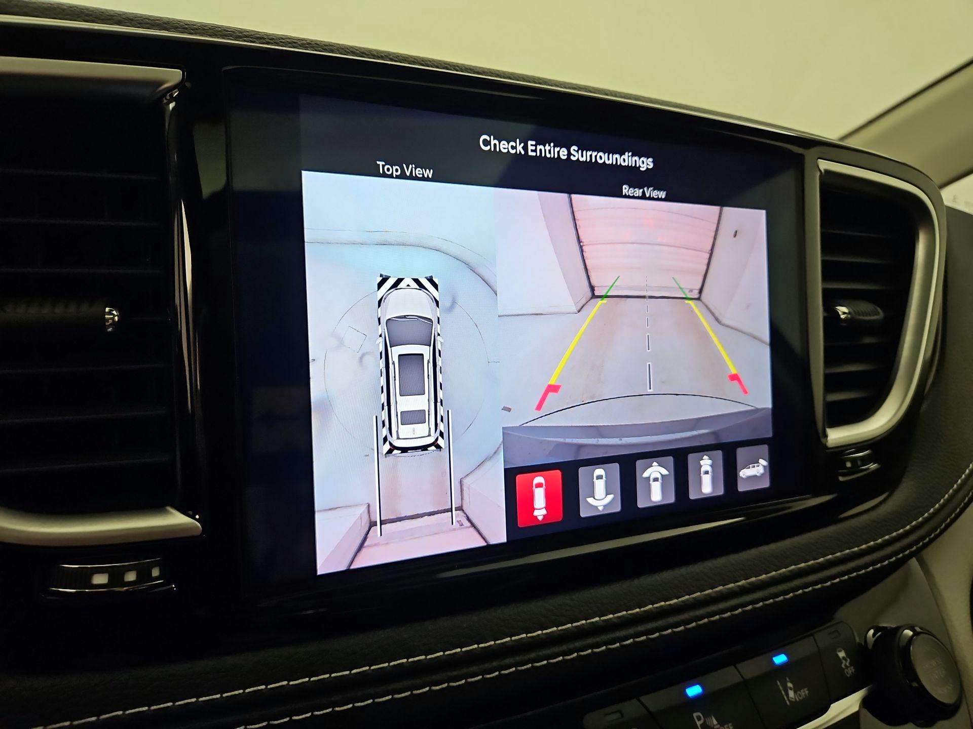 Thumbnail: 2022 Chrysler Pacifica - 15