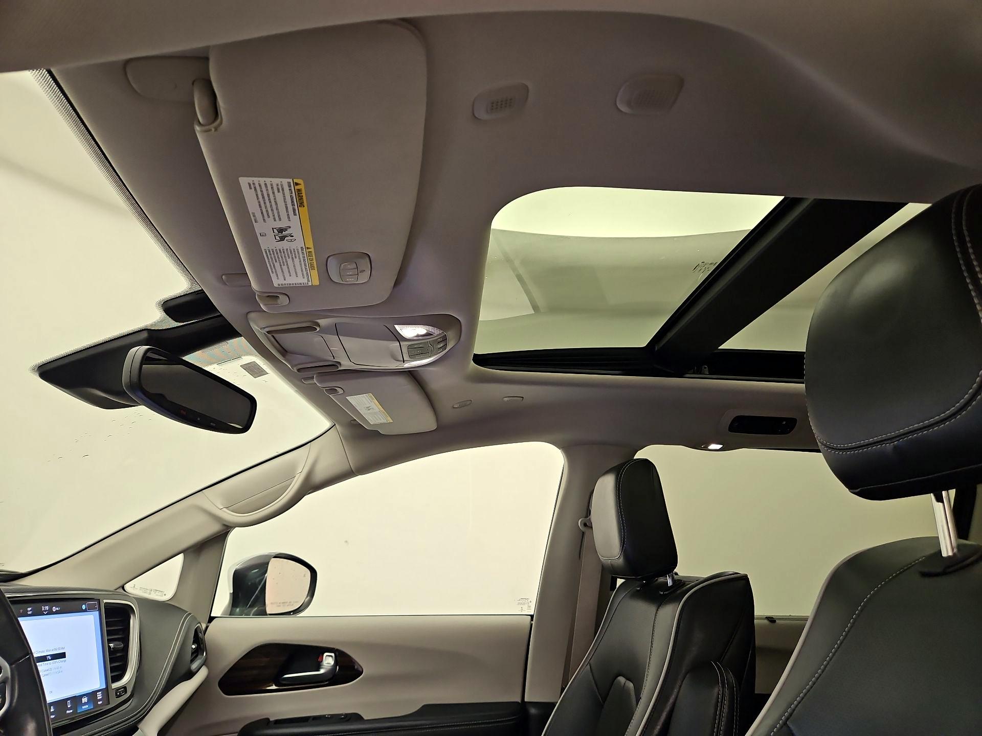 Thumbnail: 2022 Chrysler Pacifica - 20