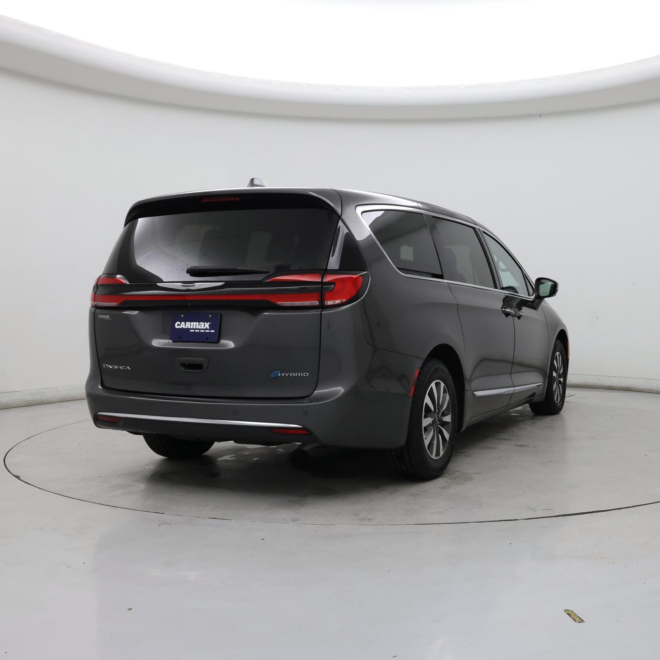 Thumbnail: 2022 Chrysler Pacifica - 8