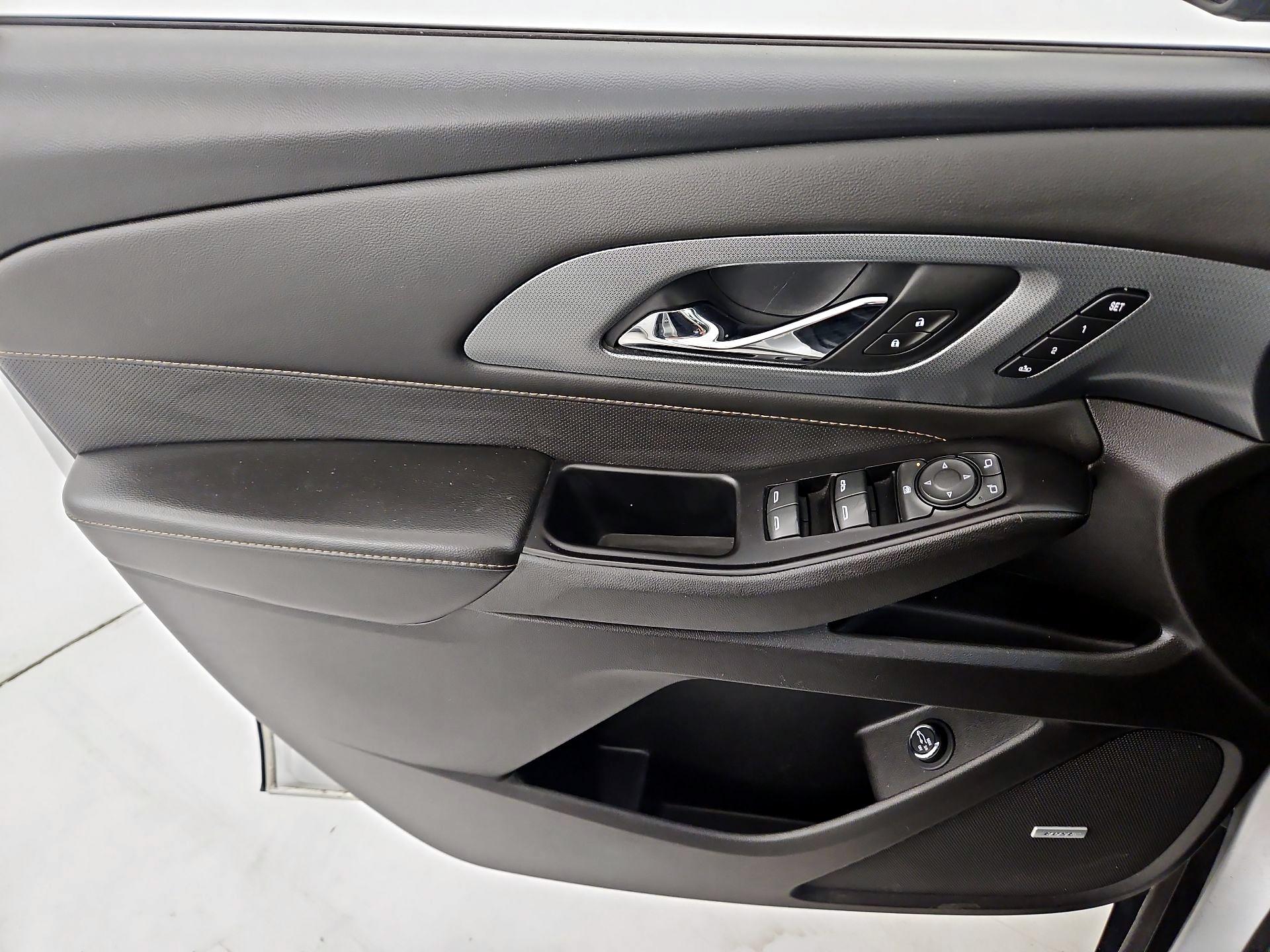 Thumbnail: 2019 Chevrolet Traverse - 12