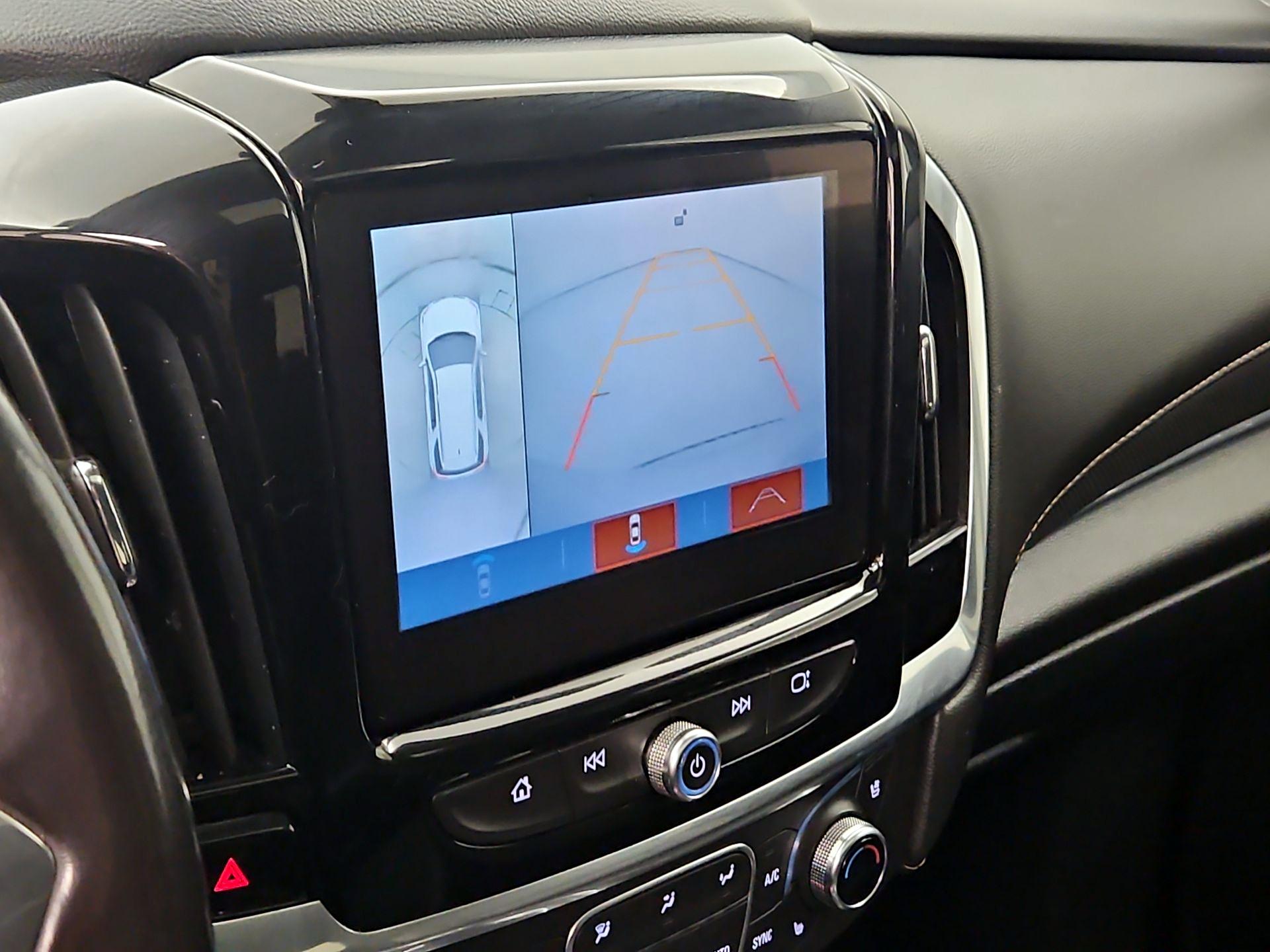 Thumbnail: 2019 Chevrolet Traverse - 14