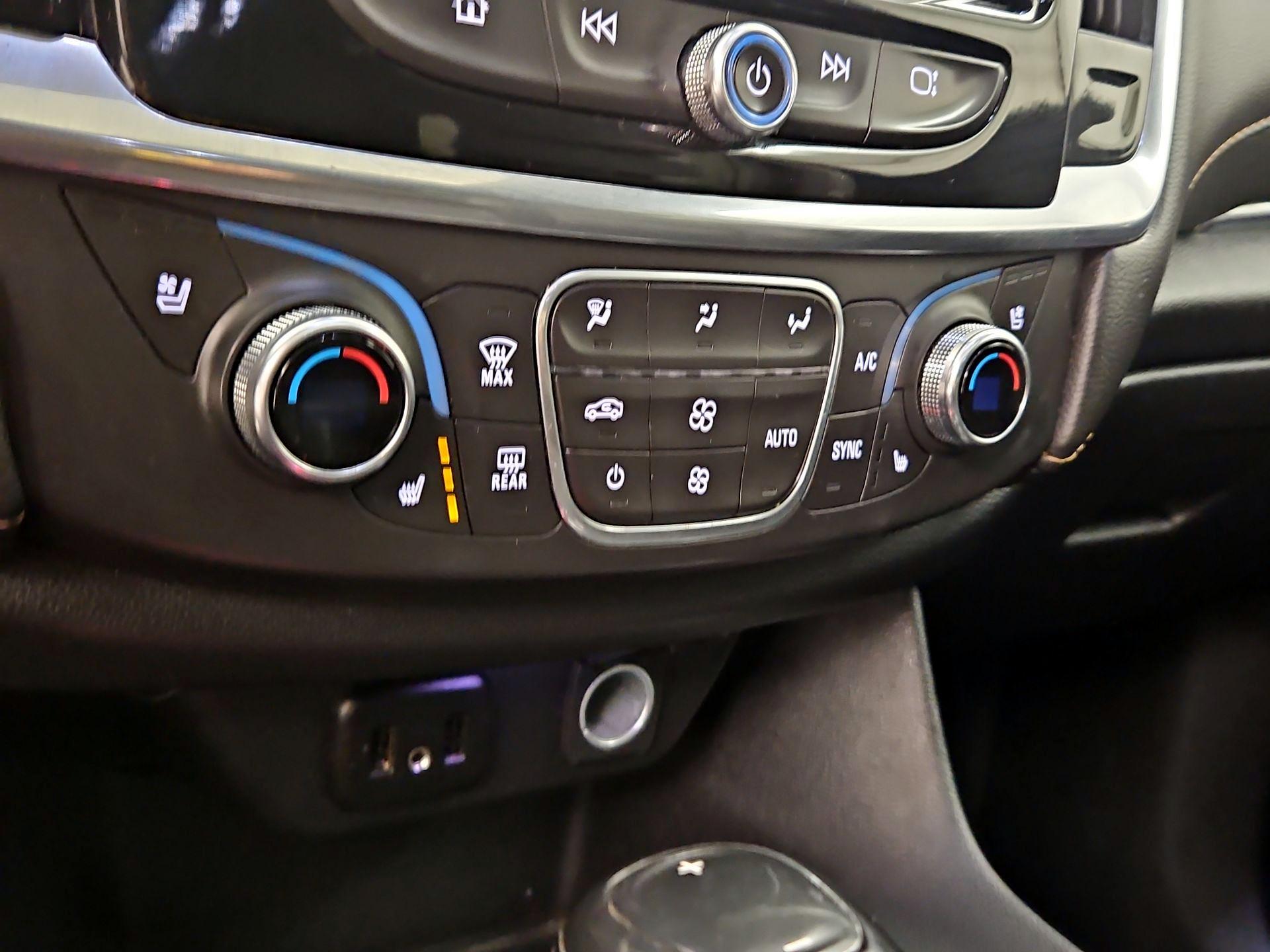 Thumbnail: 2019 Chevrolet Traverse - 16