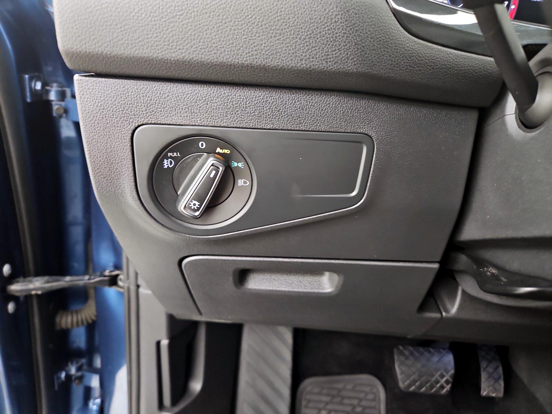 Thumbnail: 2019 Volkswagen Tiguan - 13