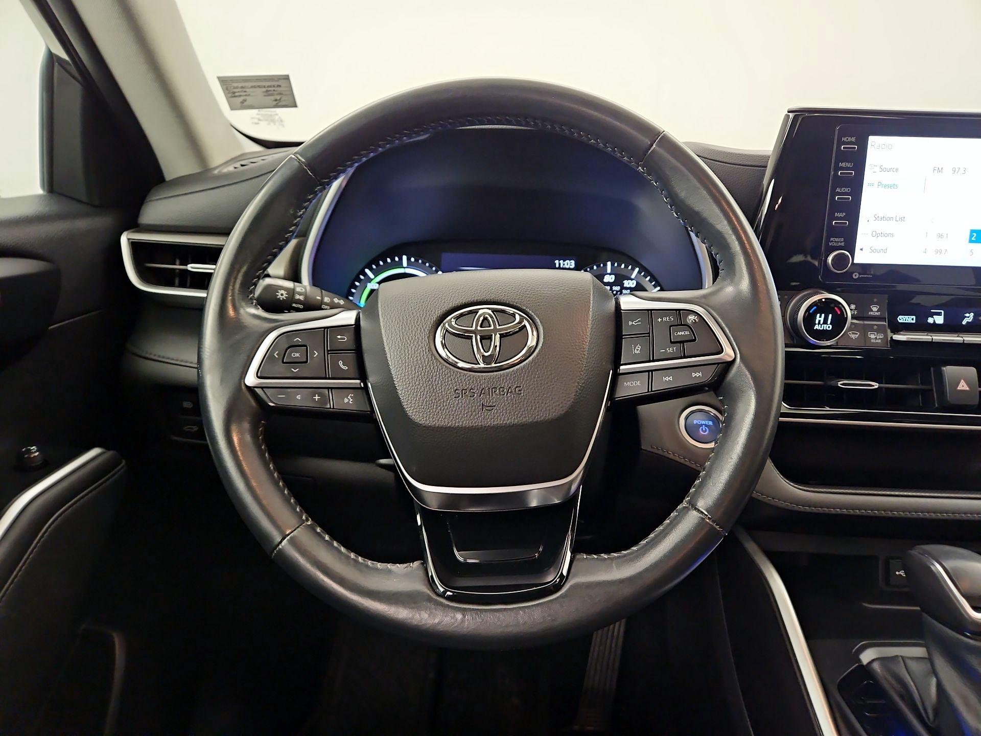 Thumbnail: 2021 Toyota Highlander - 10