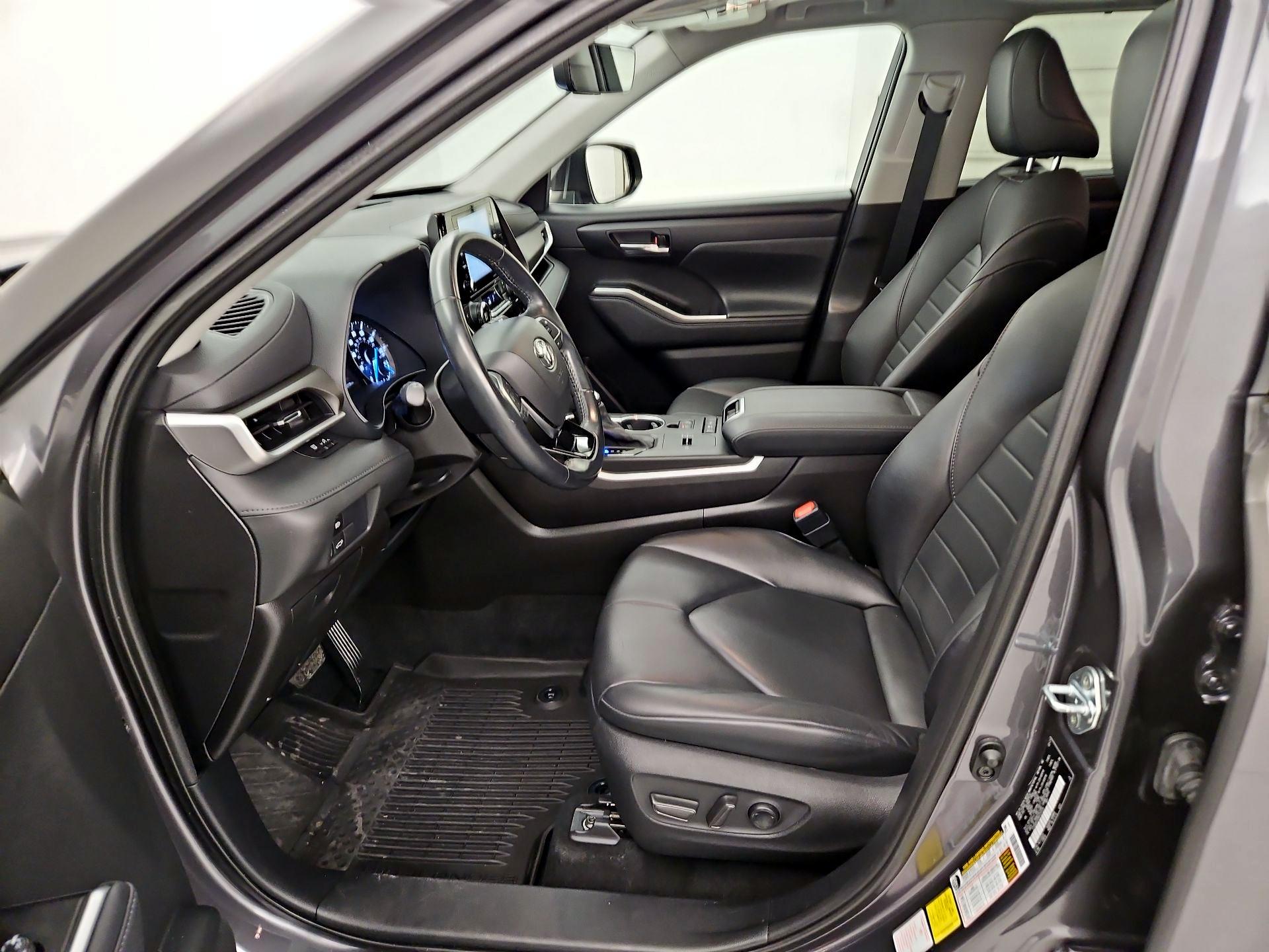 Thumbnail: 2021 Toyota Highlander - 11