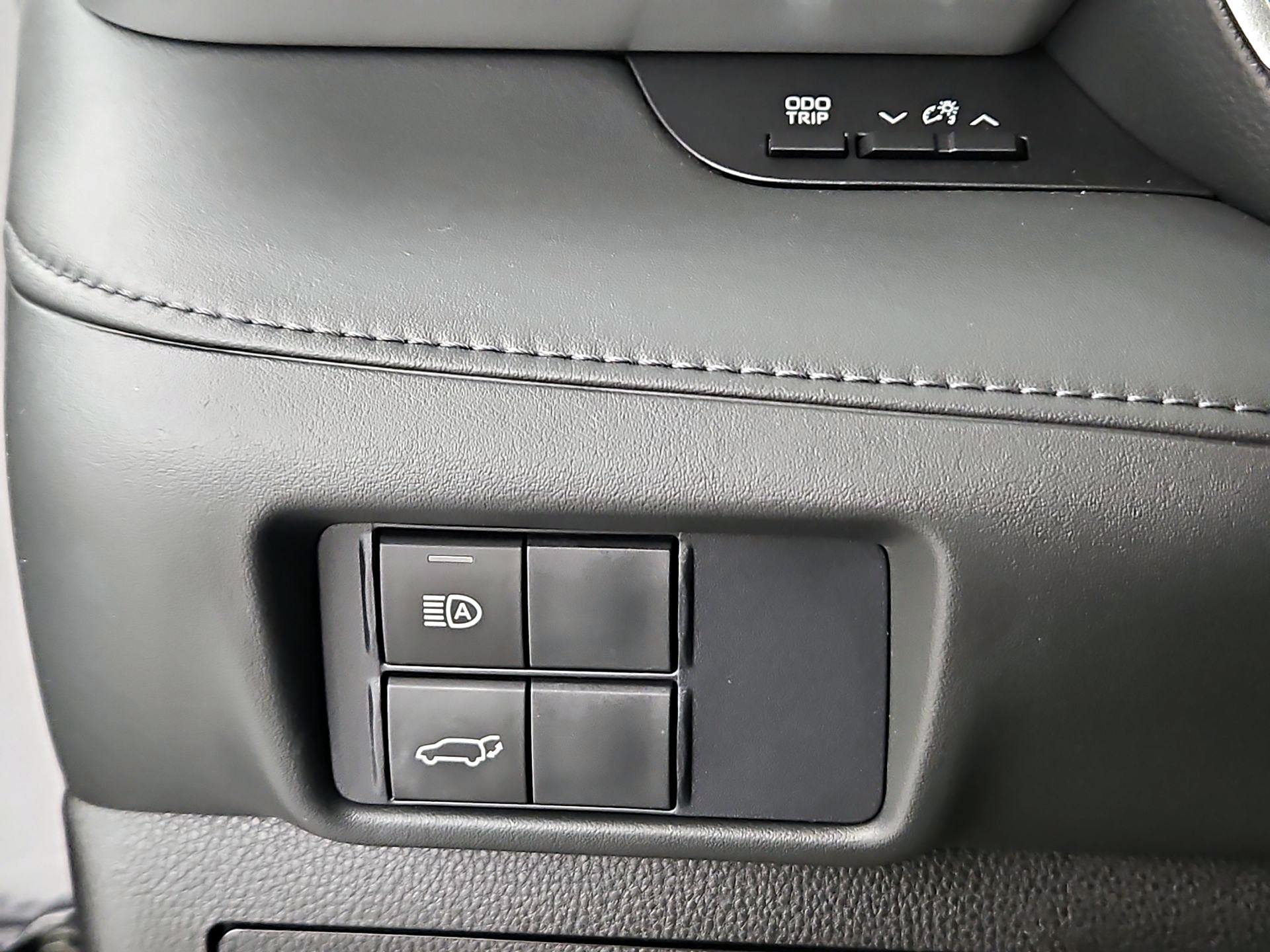 Thumbnail: 2021 Toyota Highlander - 13