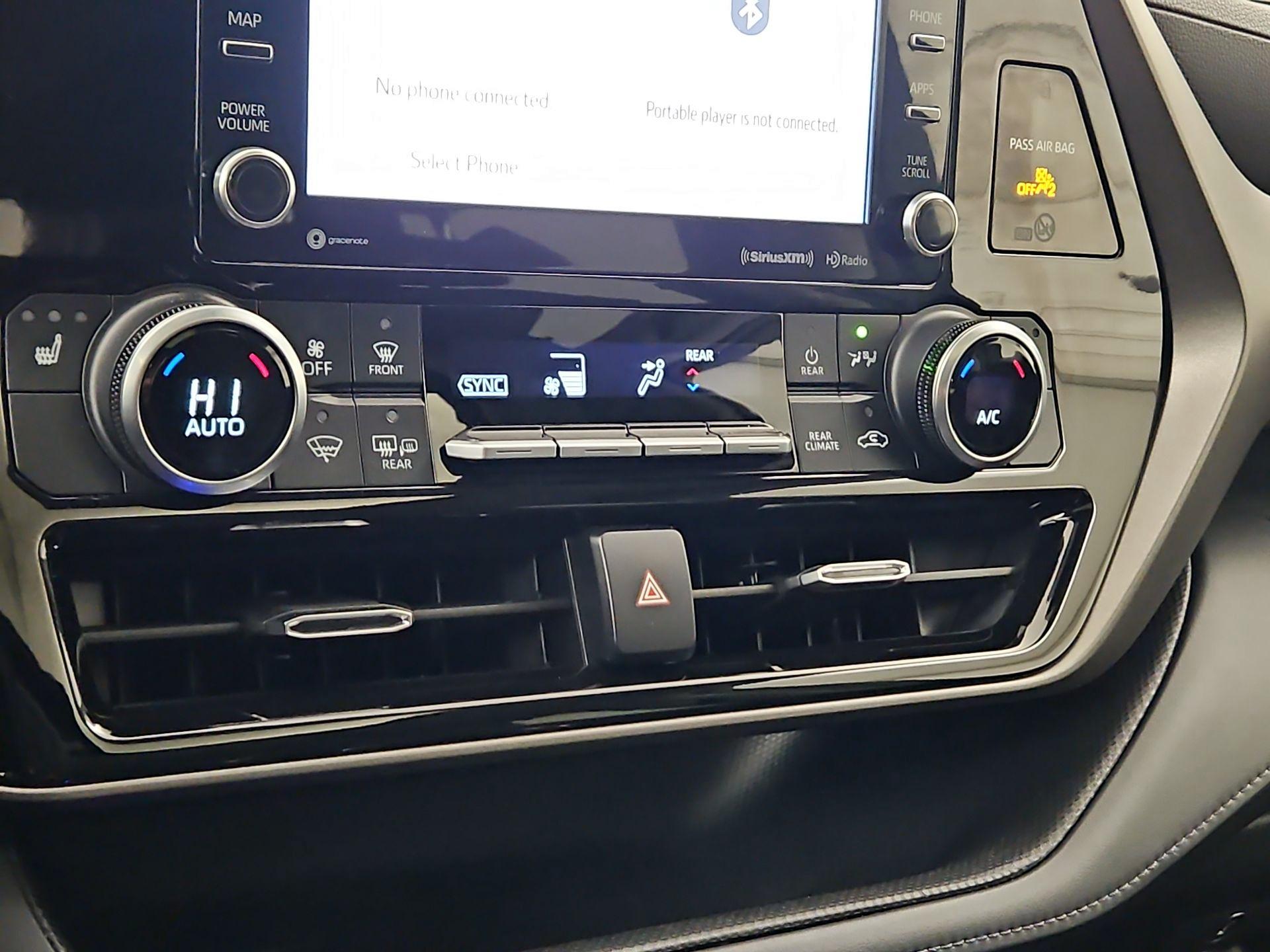 Thumbnail: 2021 Toyota Highlander - 16