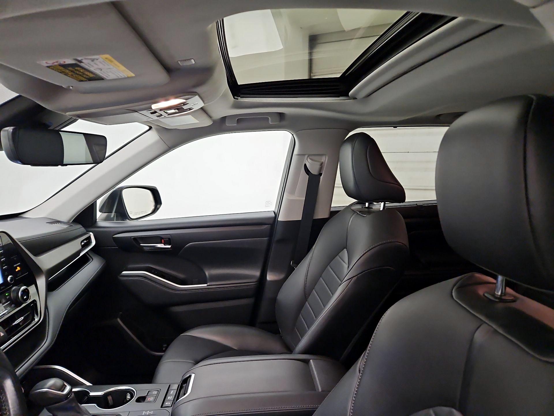 Thumbnail: 2021 Toyota Highlander - 19