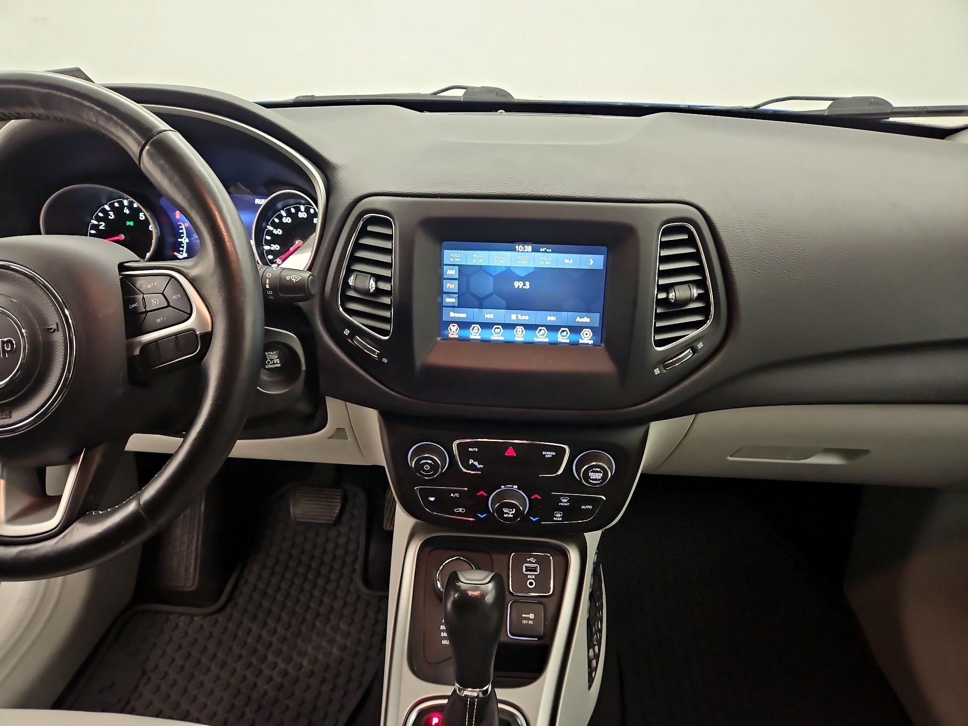 Thumbnail: 2018 Jeep Compass - 9