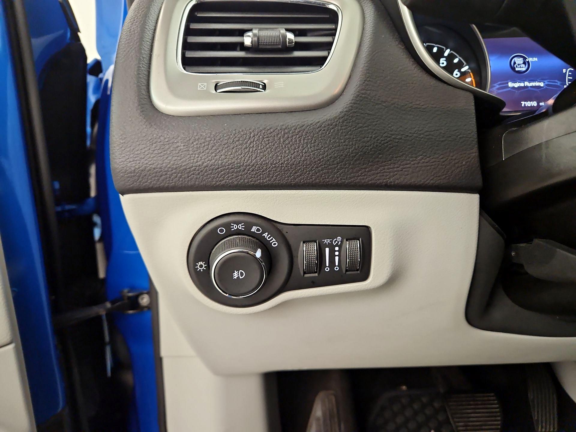 Thumbnail: 2018 Jeep Compass - 13