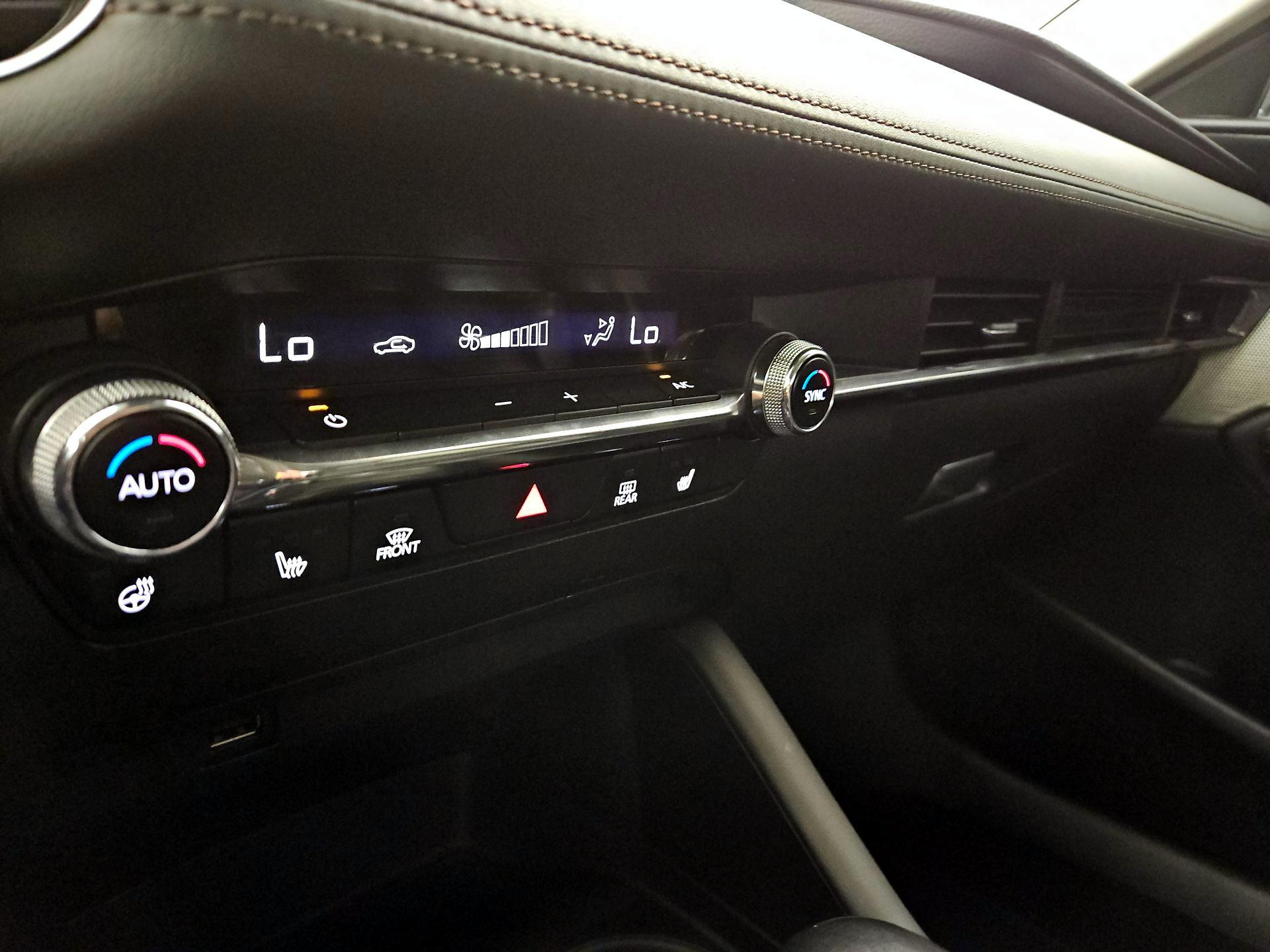 Thumbnail: 2021 Mazda Mazda3 - 16