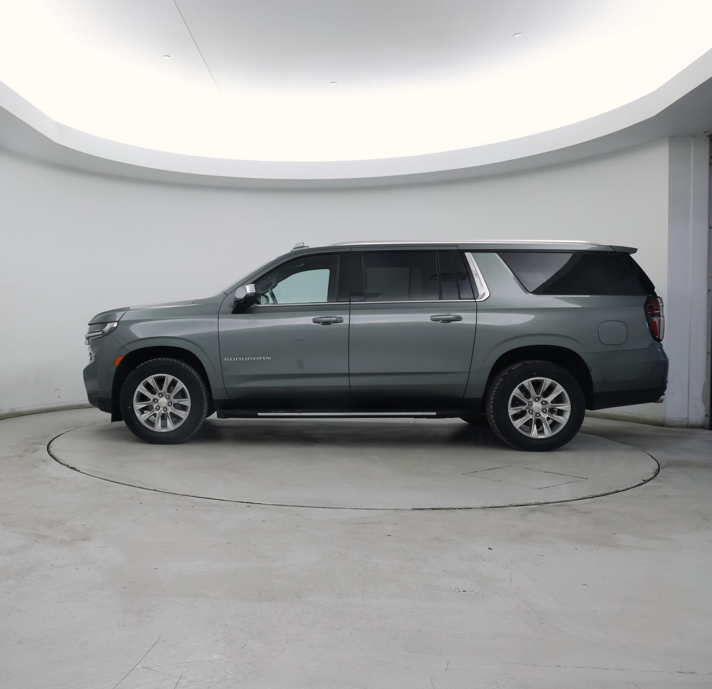 Thumbnail: 2023 Chevrolet Suburban - 3