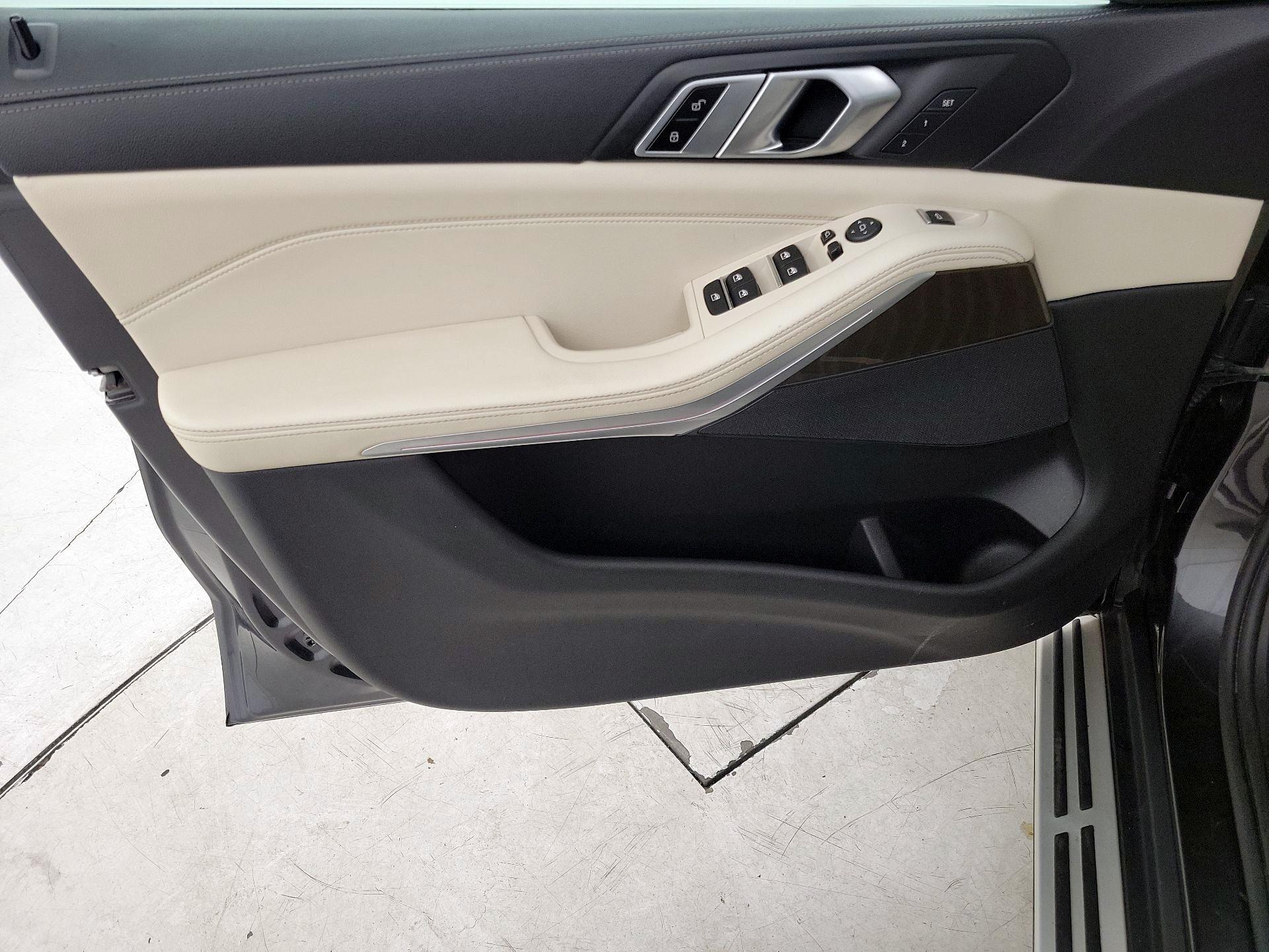 Thumbnail: 2022 BMW X5 - 12