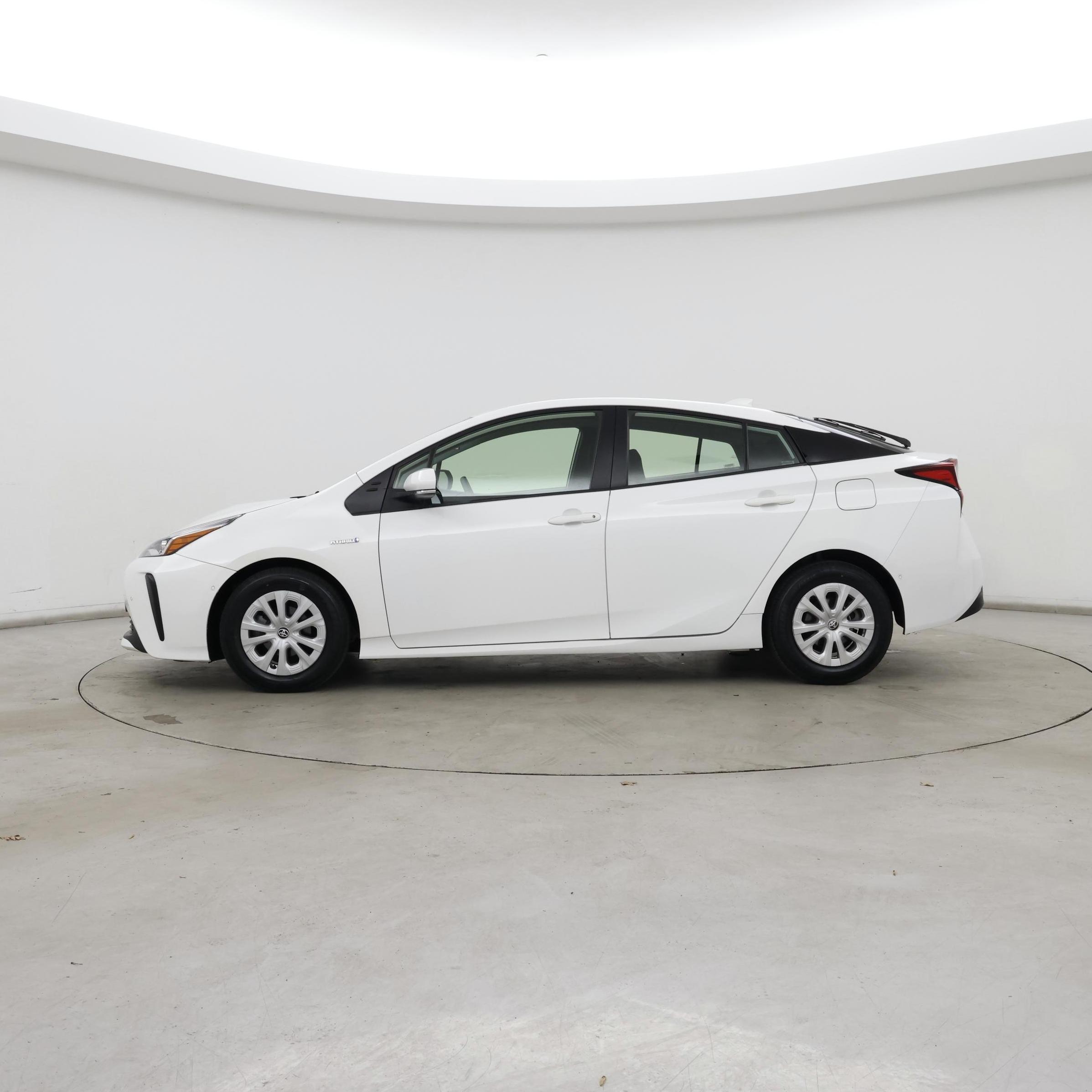 Thumbnail: 2022 Toyota Prius - 3