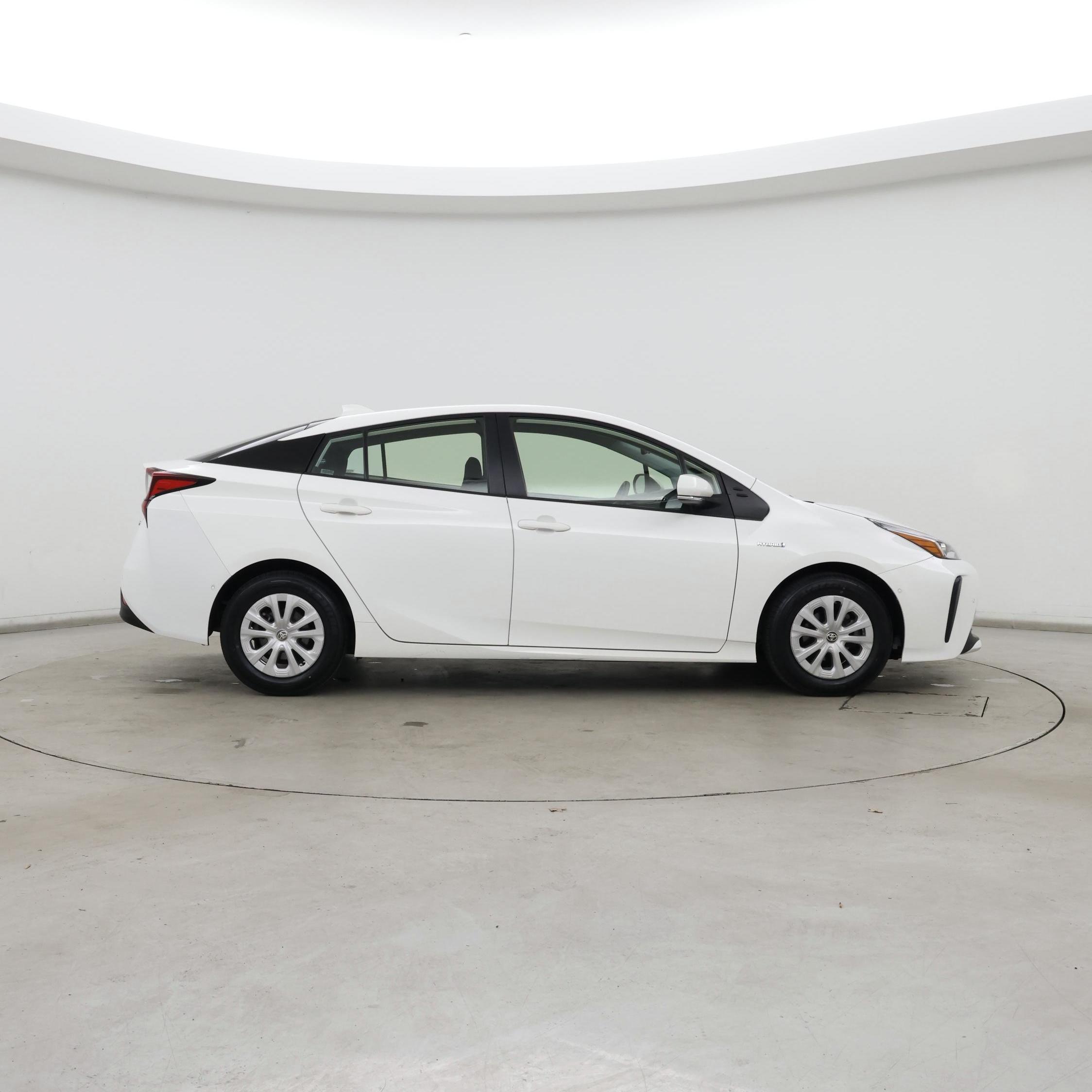 Thumbnail: 2022 Toyota Prius - 7