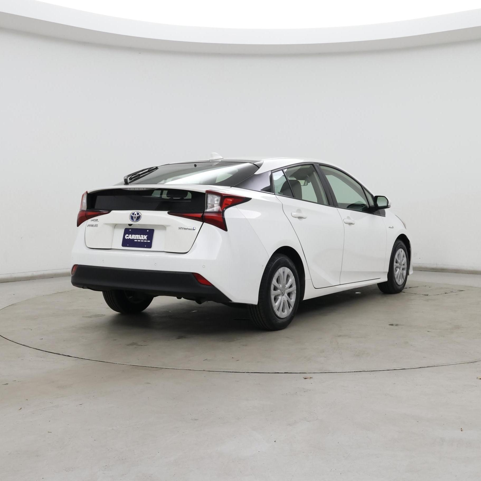 Thumbnail: 2022 Toyota Prius - 8