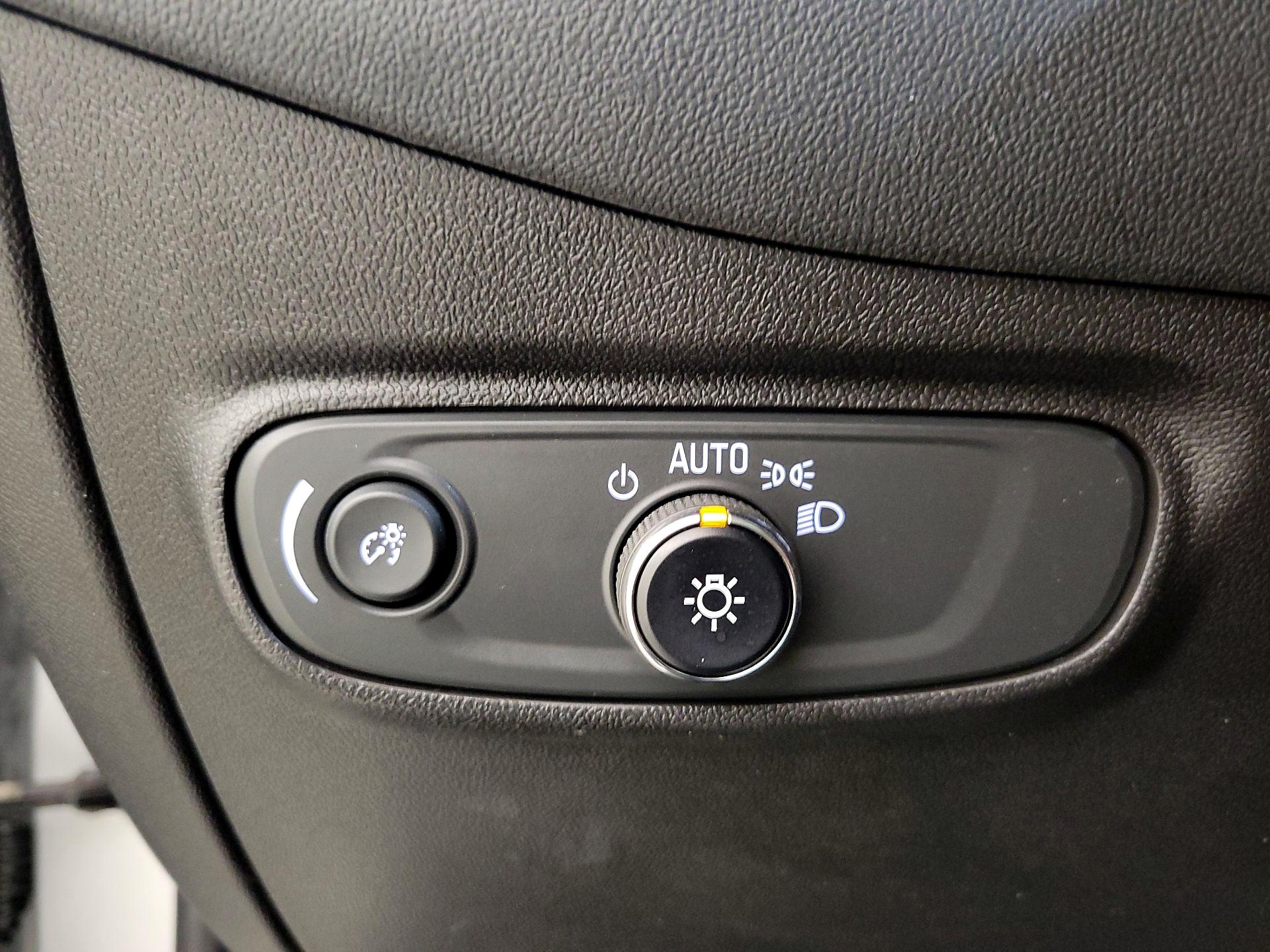 Thumbnail: 2022 Chevrolet Equinox - 13