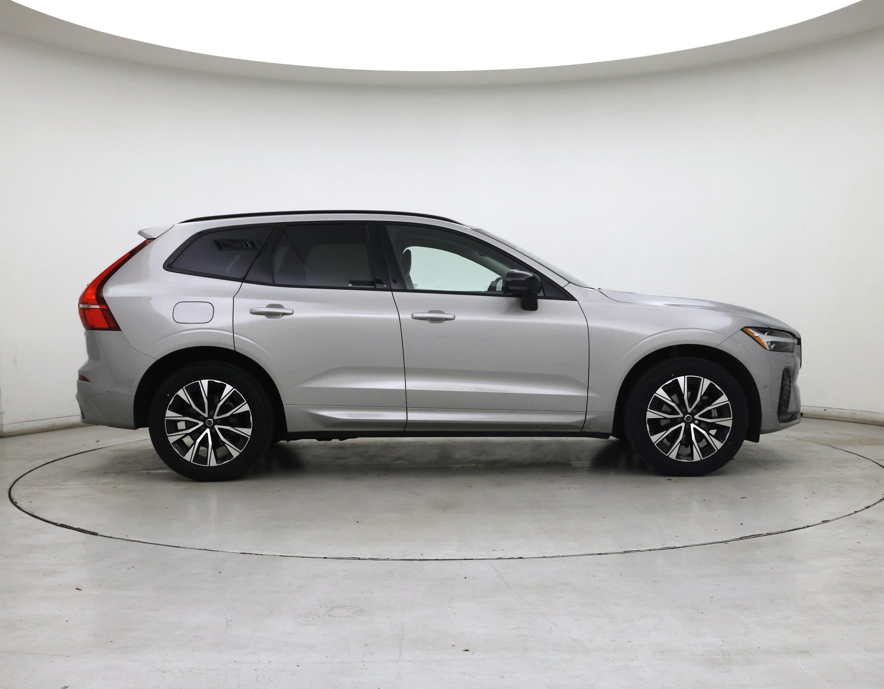 Thumbnail: 2023 Volvo XC60 - 7