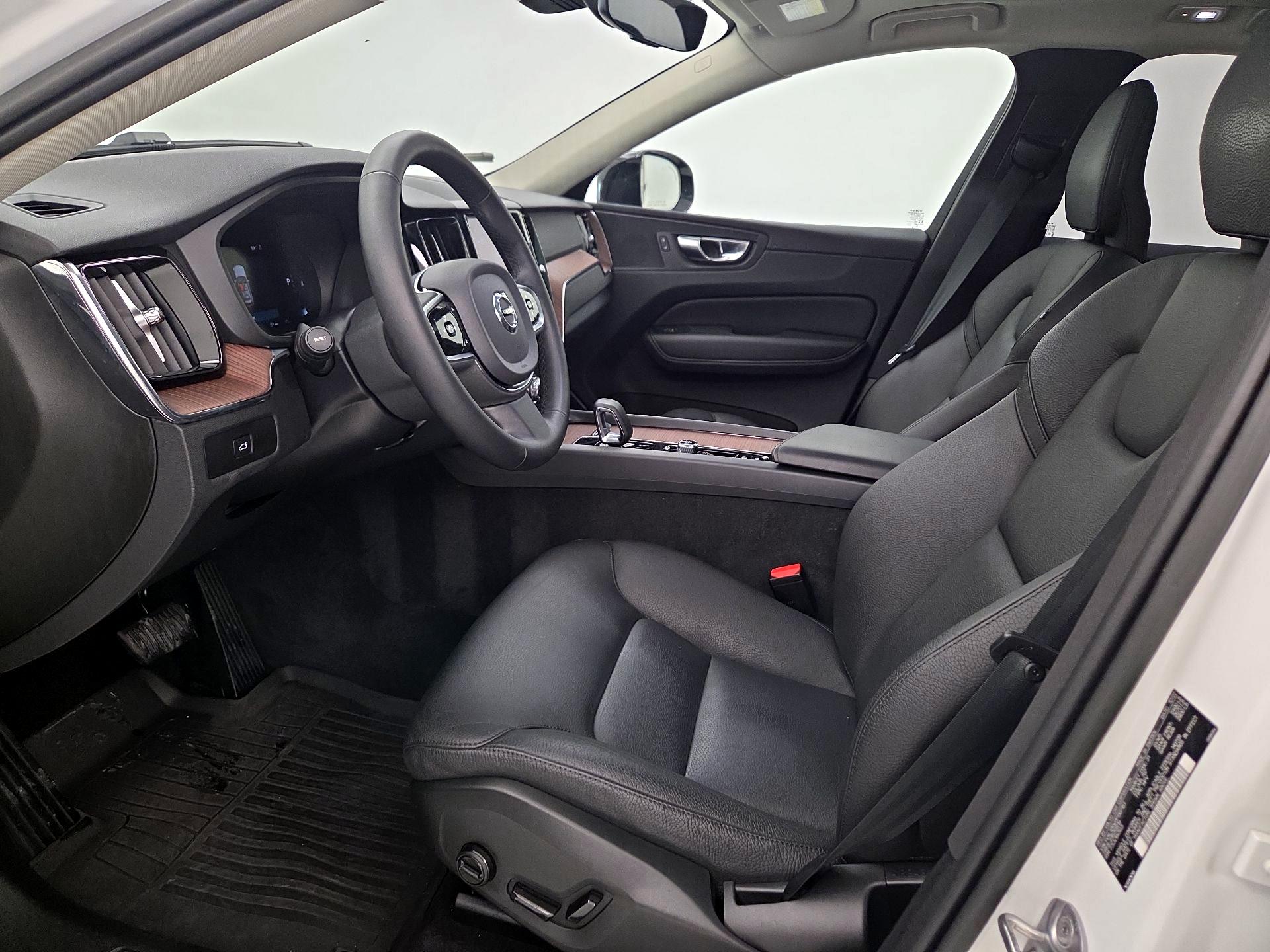 Thumbnail: 2023 Volvo XC60 - 11