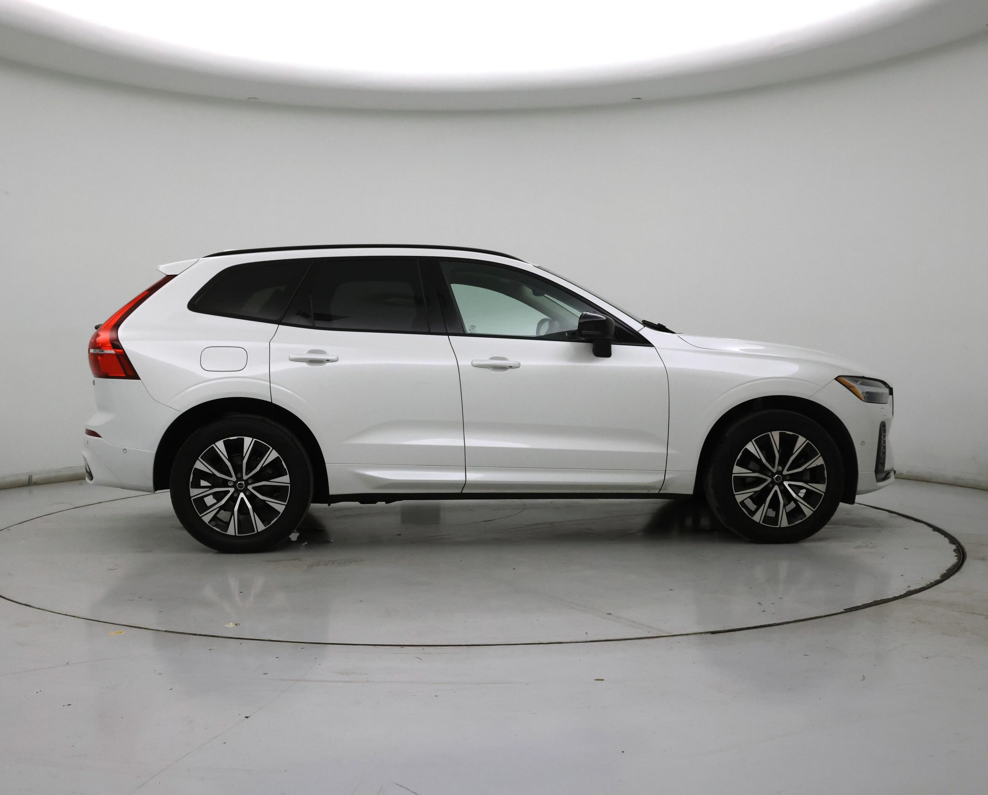 Thumbnail: 2023 Volvo XC60 - 7