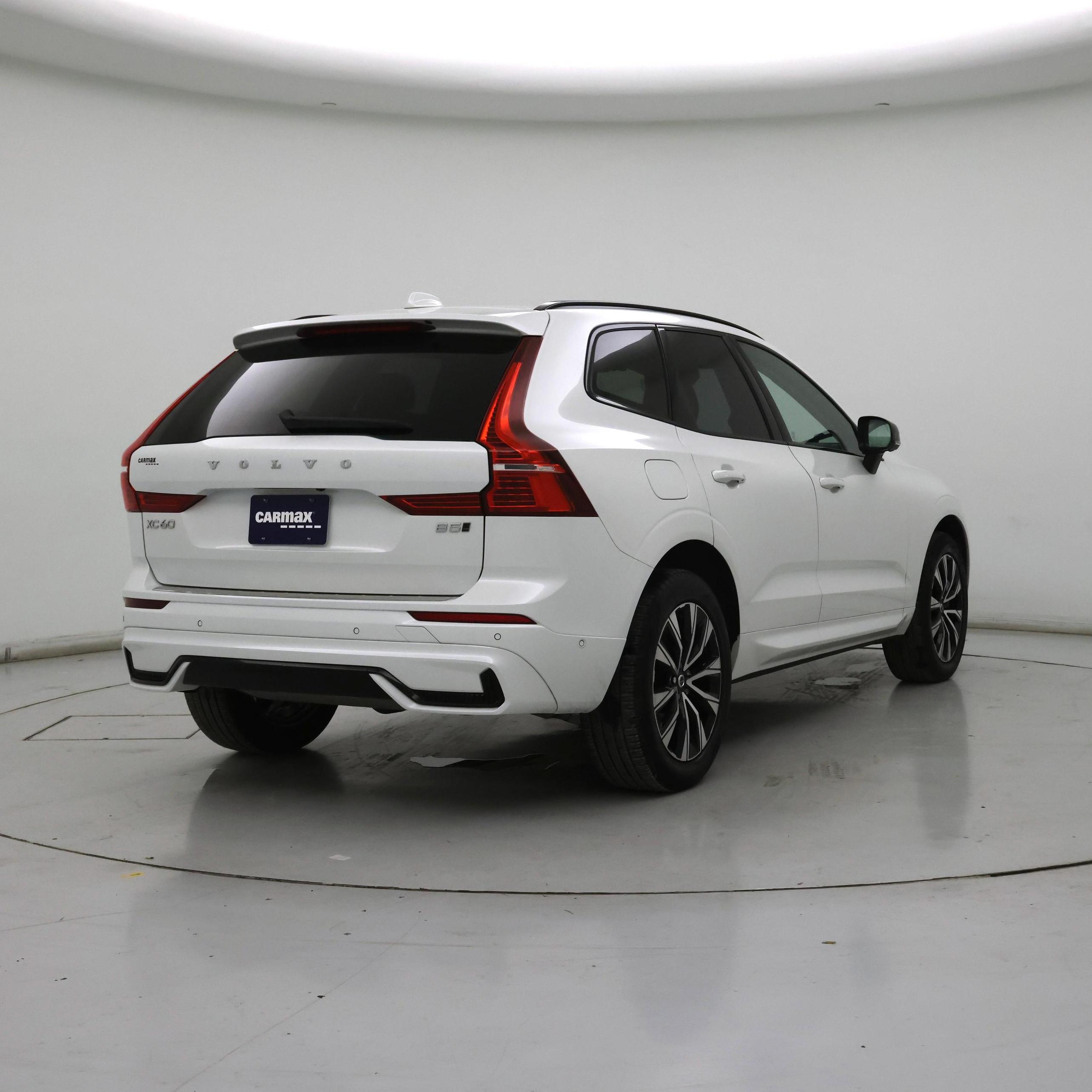Thumbnail: 2023 Volvo XC60 - 8