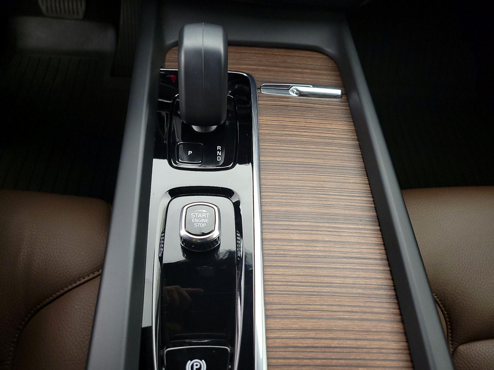 Thumbnail: 2023 Volvo XC60 - 17