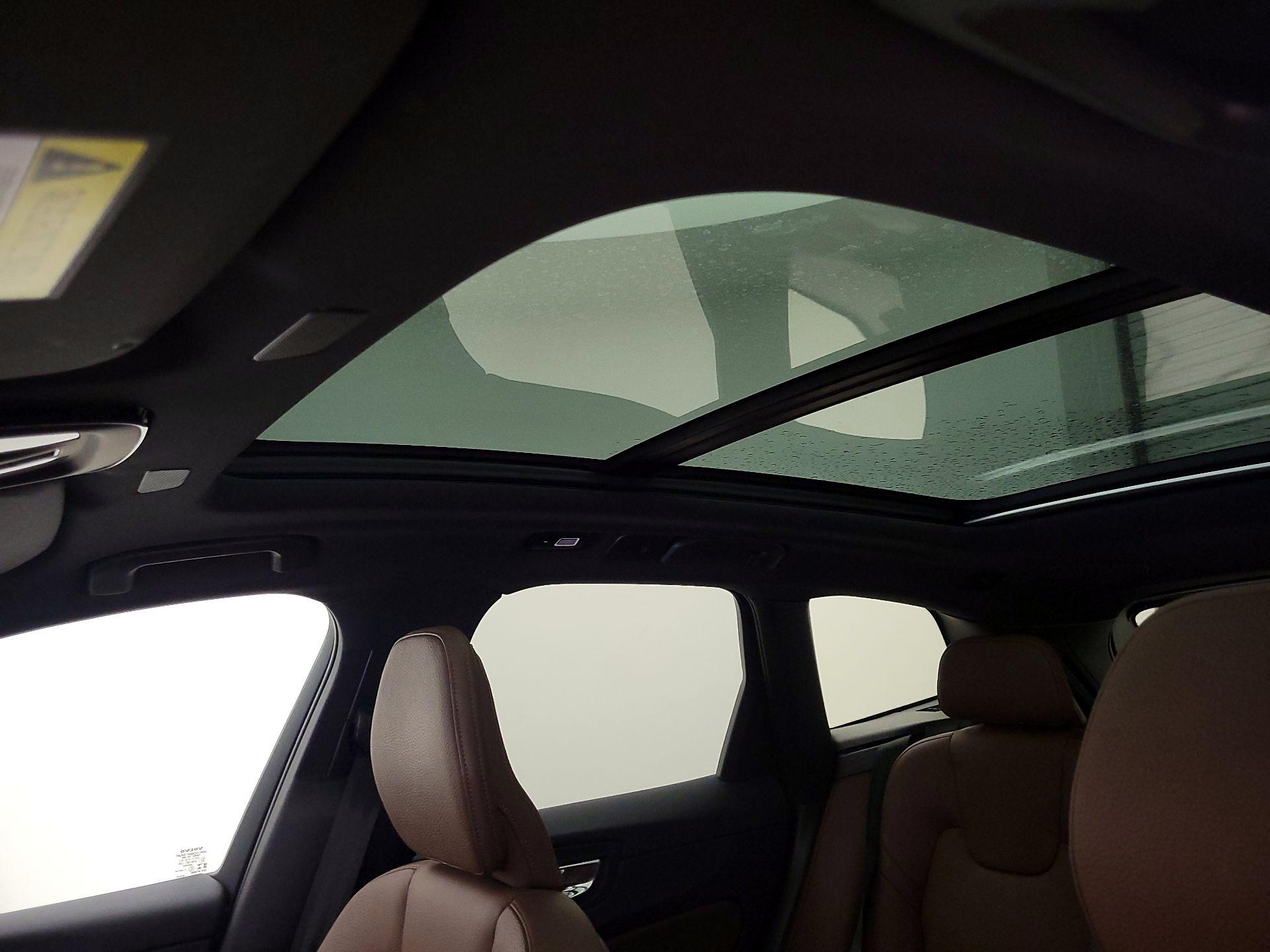 Thumbnail: 2023 Volvo XC60 - 18