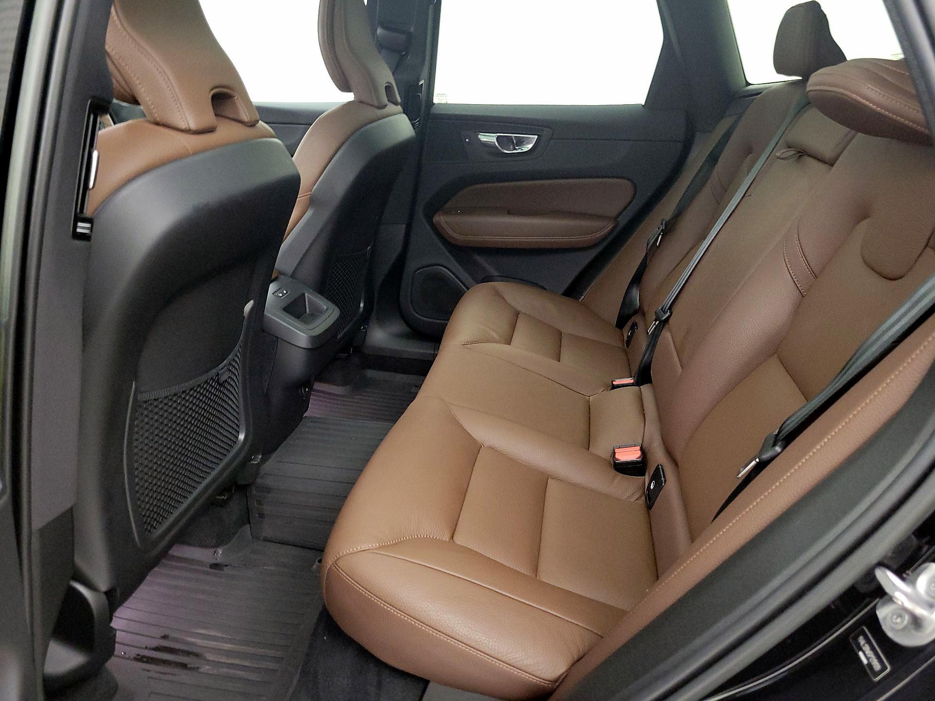 Thumbnail: 2023 Volvo XC60 - 19