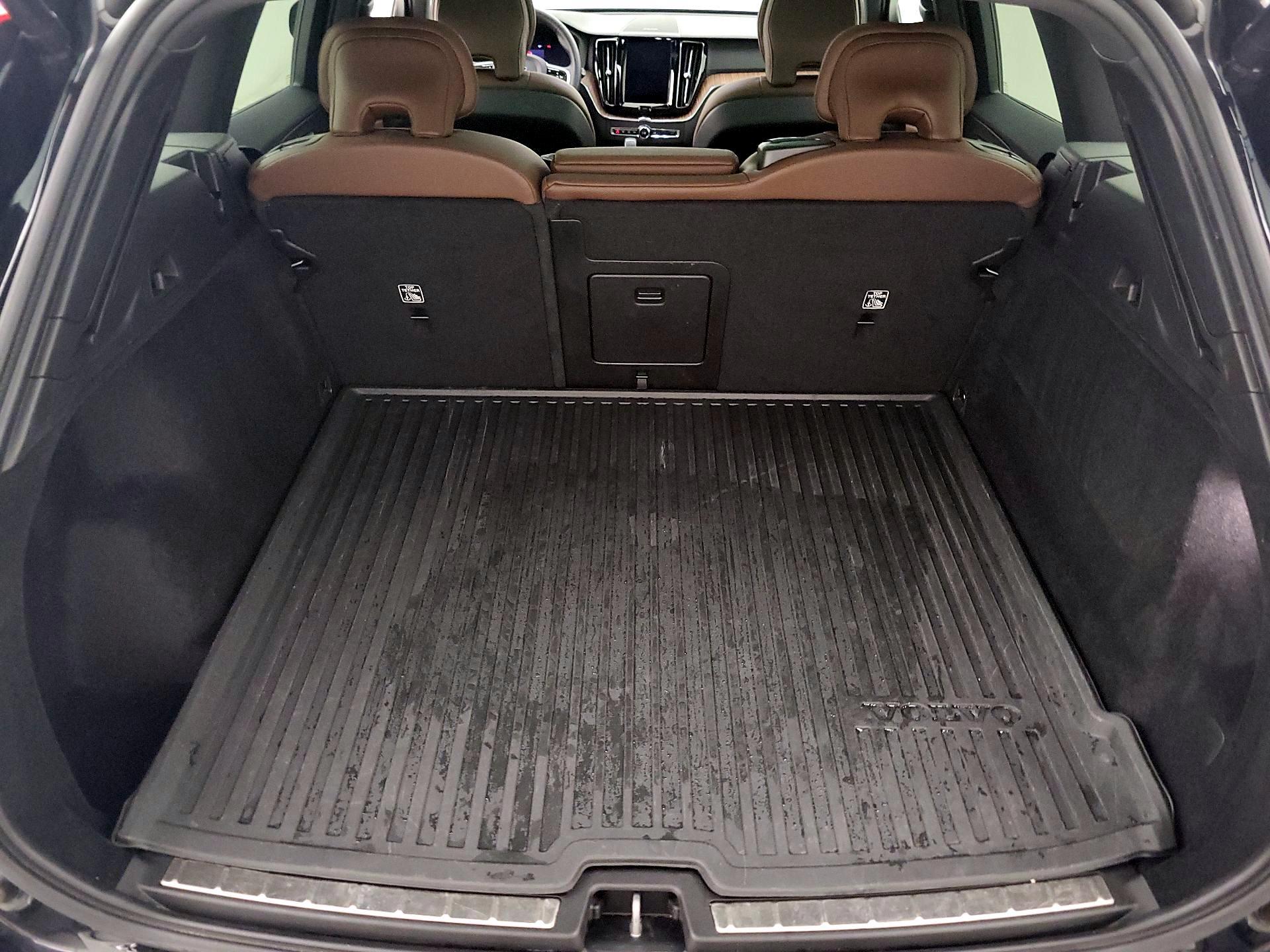 Thumbnail: 2023 Volvo XC60 - 20