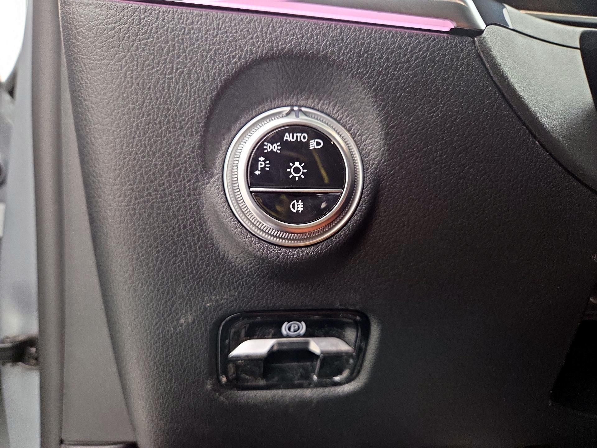 Thumbnail: 2022 Mercedes-Benz C-Class - 13