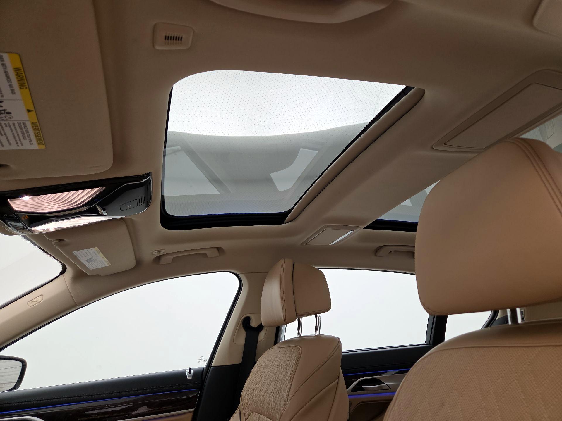 Thumbnail: 2021 BMW 7 Series - 20