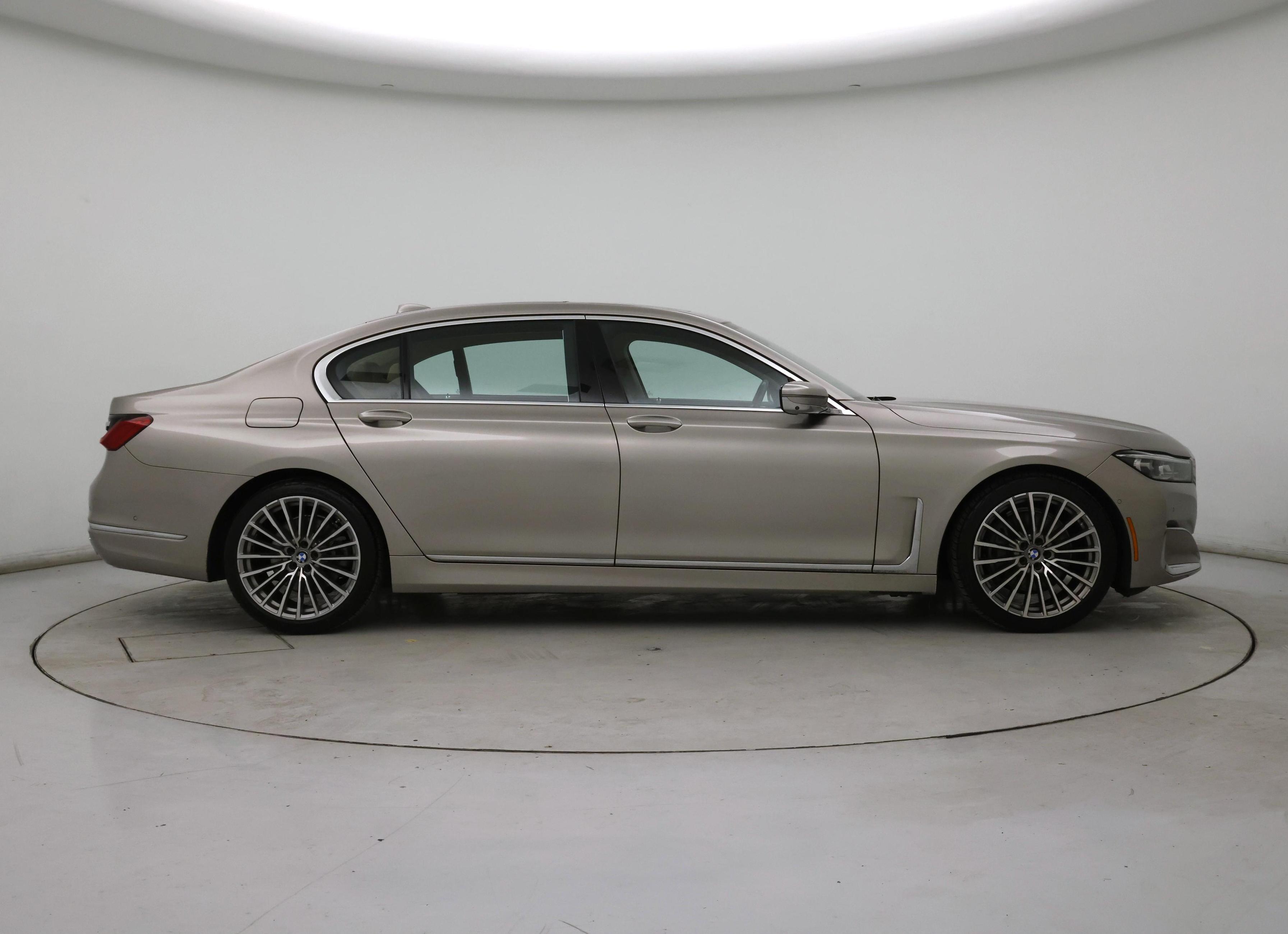 Thumbnail: 2021 BMW 7 Series - 7