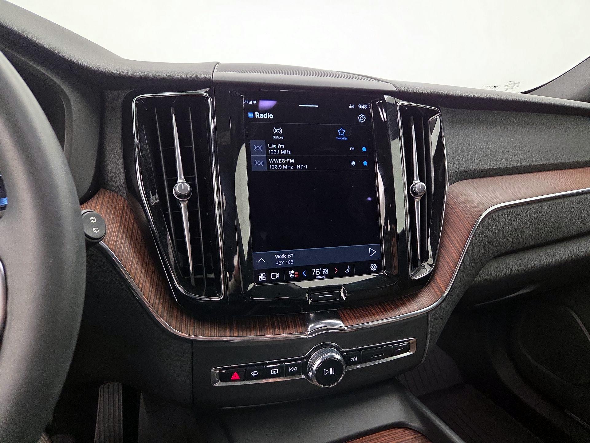 Thumbnail: 2023 Volvo XC60 - 16