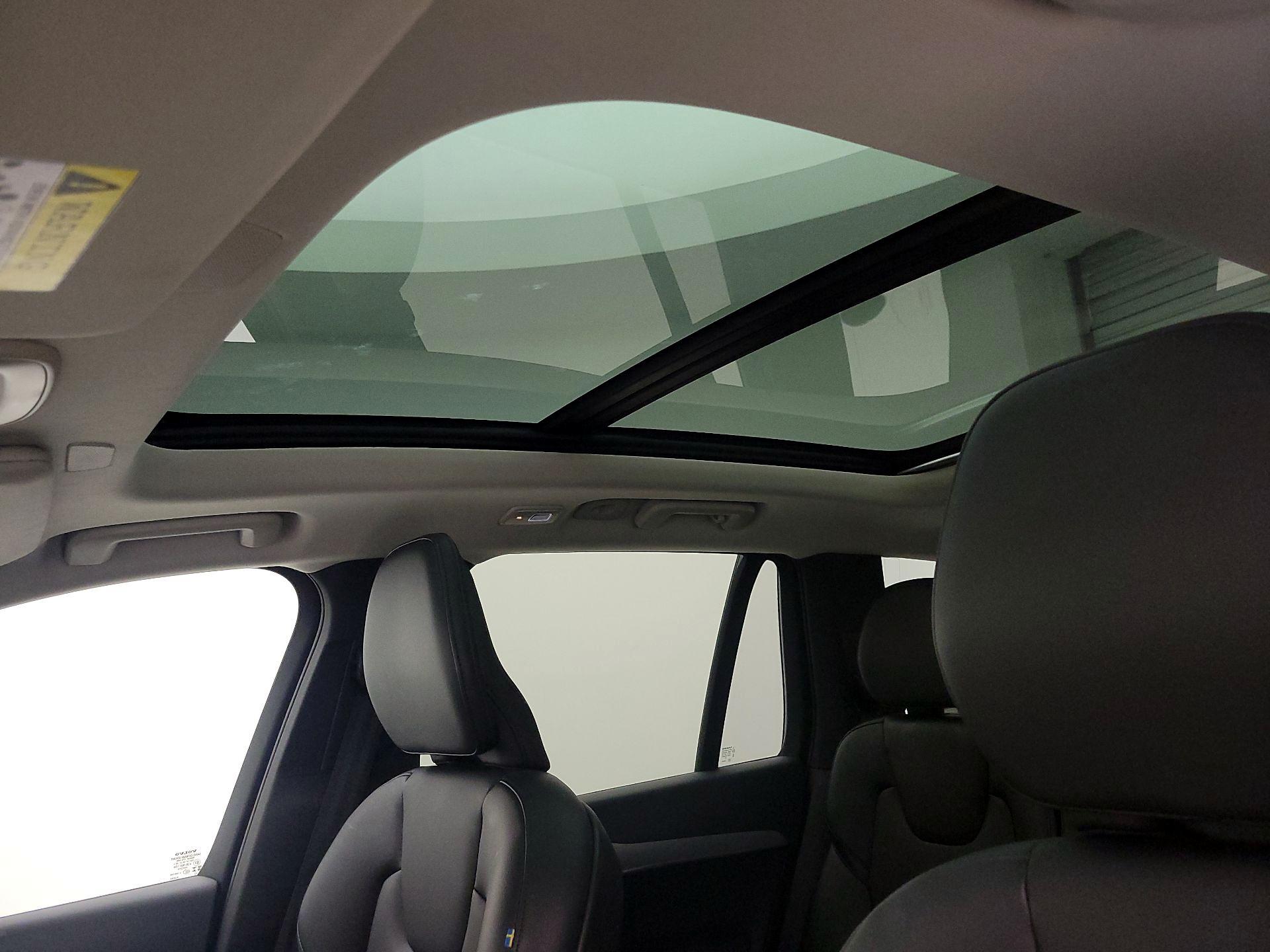 Thumbnail: 2023 Volvo XC90 - 18