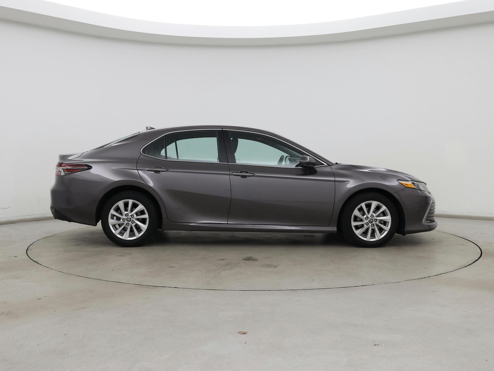 2023 Toyota Camry LE - Photo 8