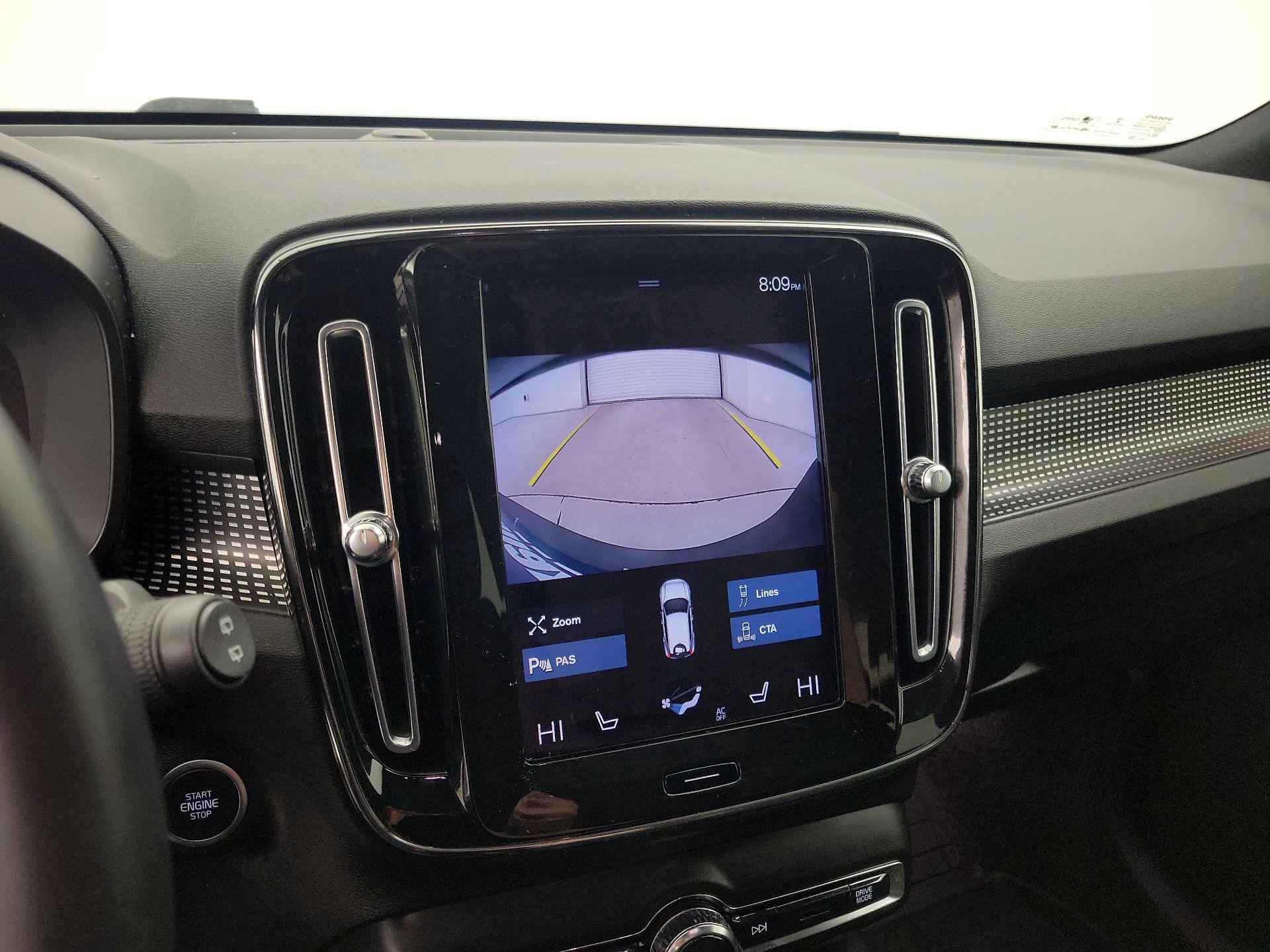 Thumbnail: 2022 Volvo XC40 - 15