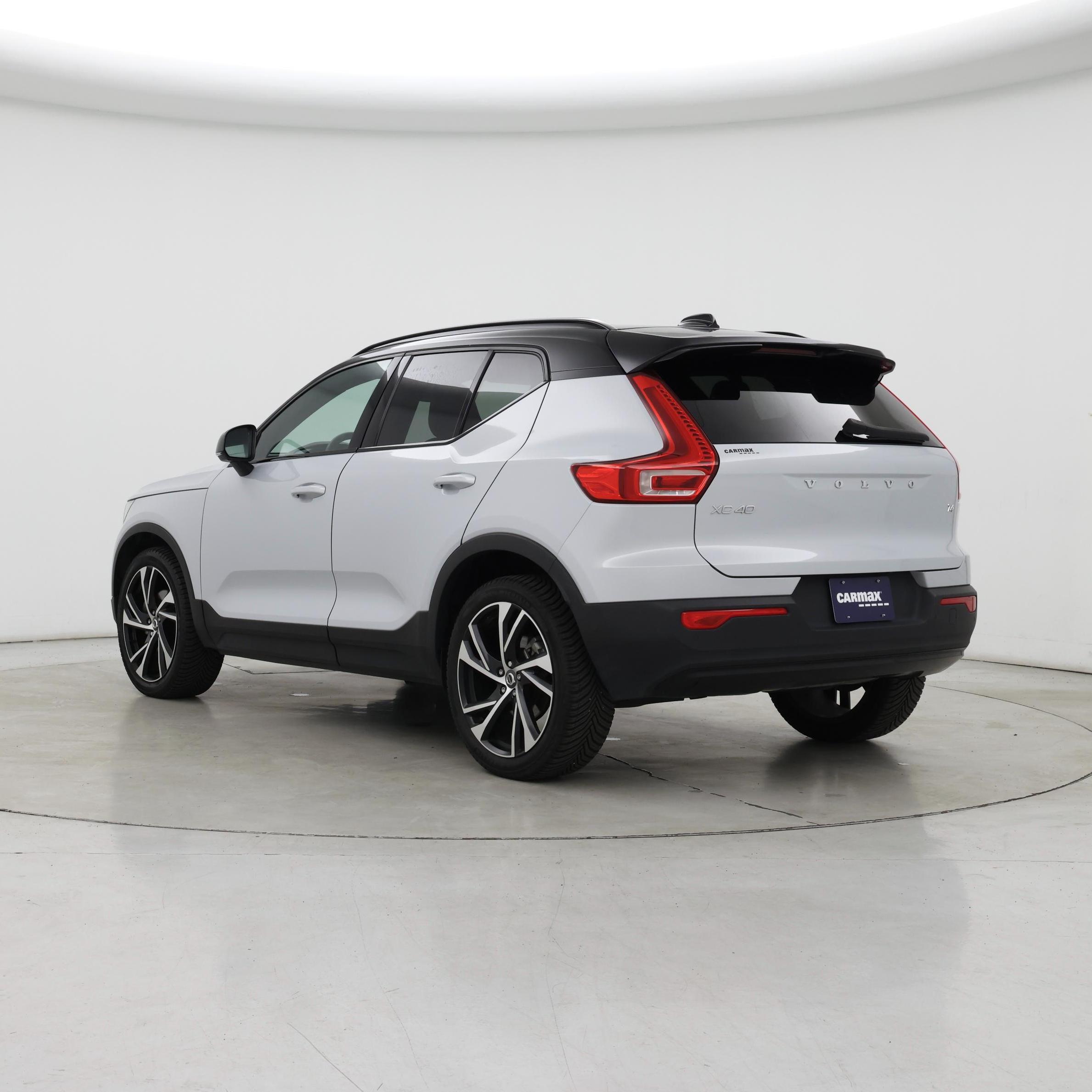 Thumbnail: 2022 Volvo XC40 - 2