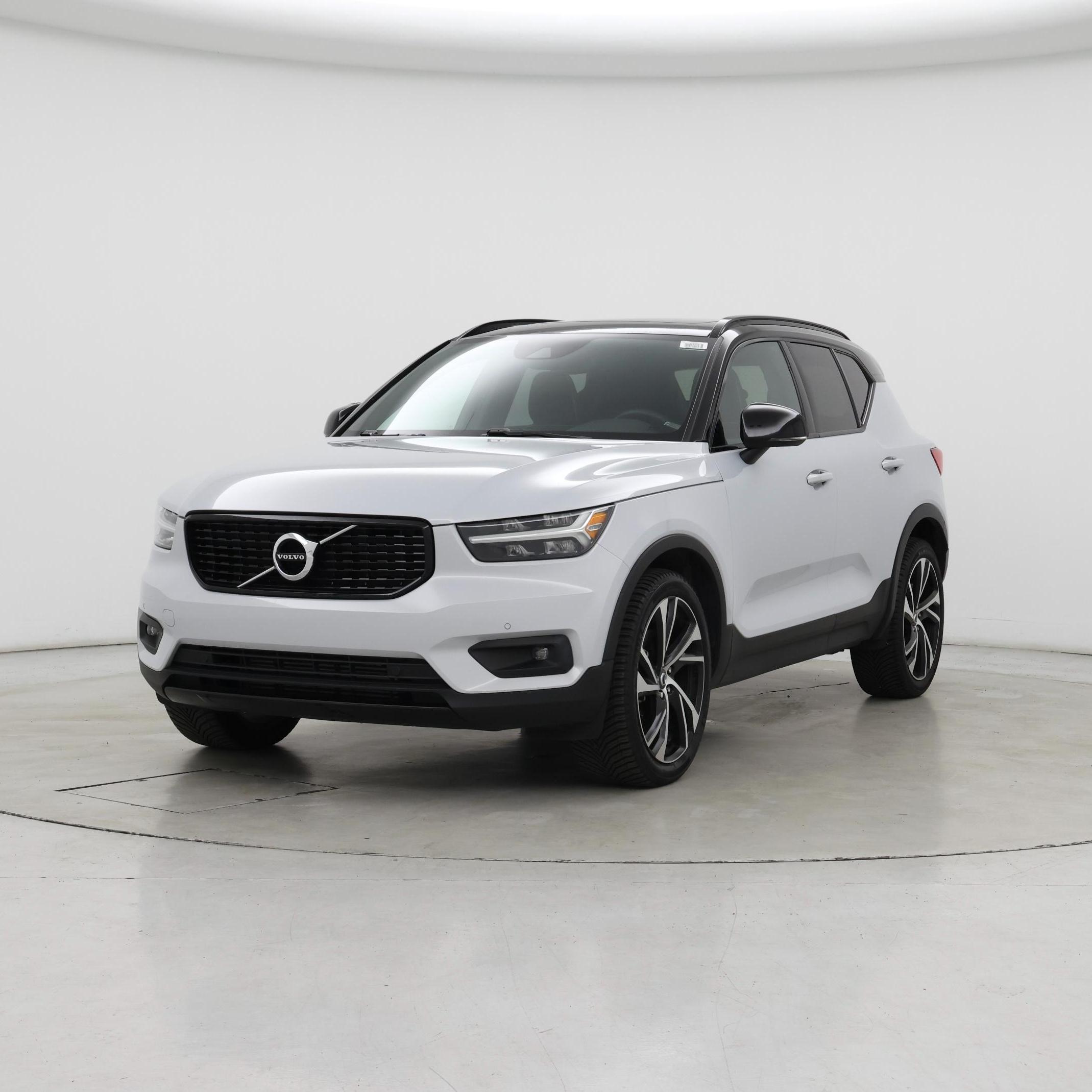 Thumbnail: 2022 Volvo XC40 - 4