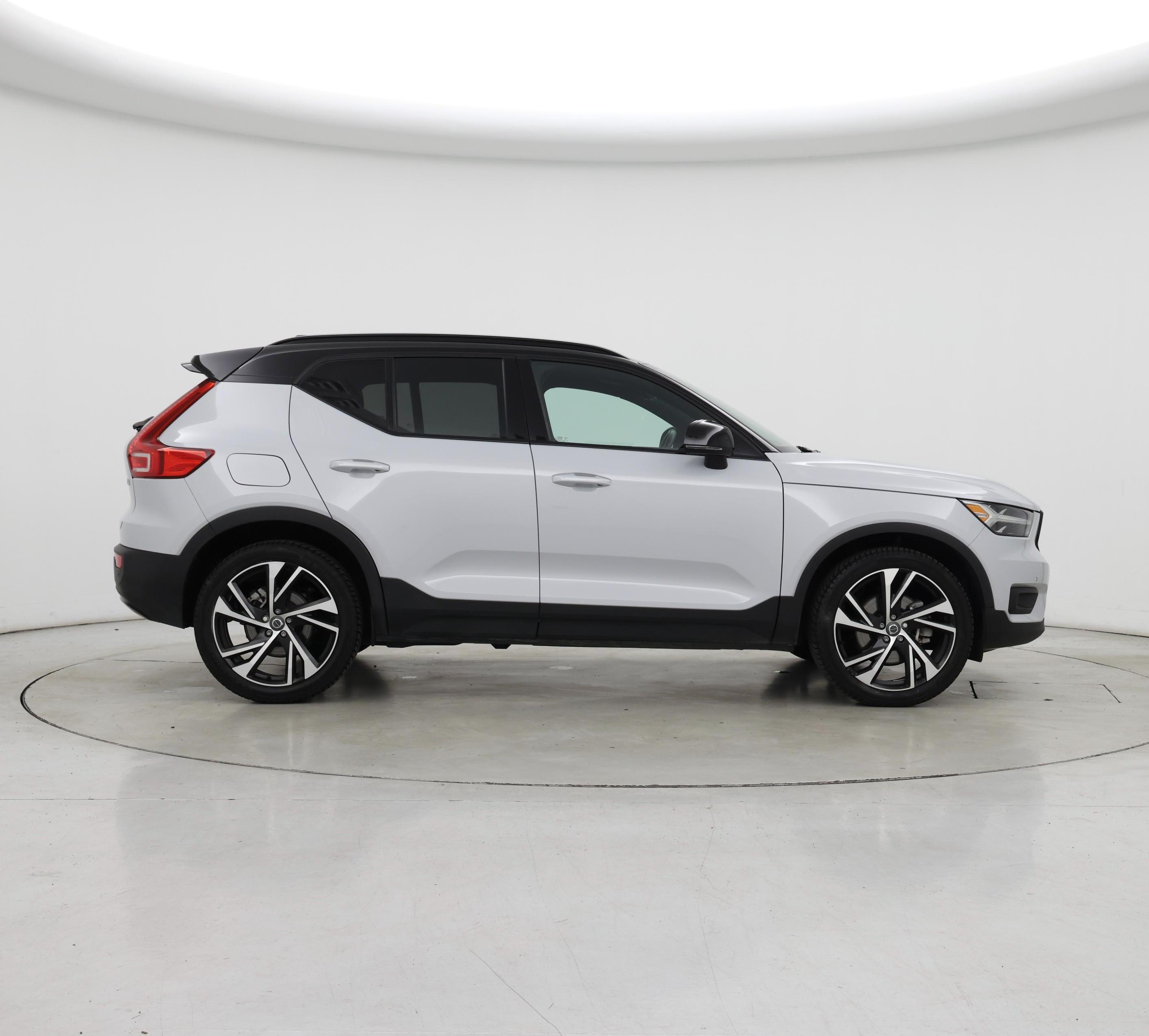 Thumbnail: 2022 Volvo XC40 - 7