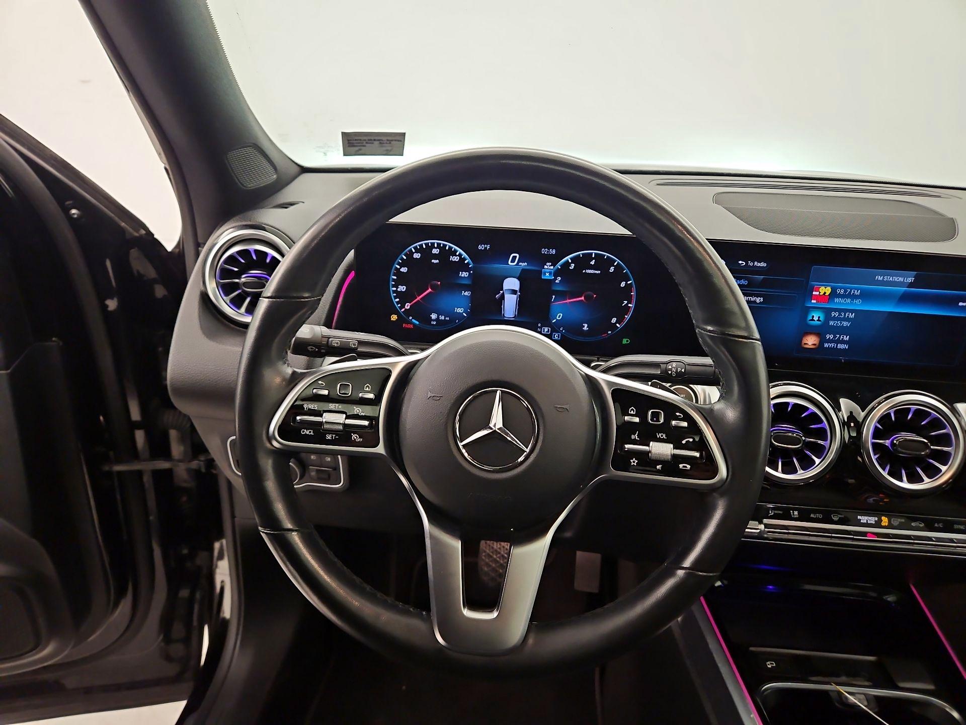 Thumbnail: 2023 Mercedes-Benz GLB - 10