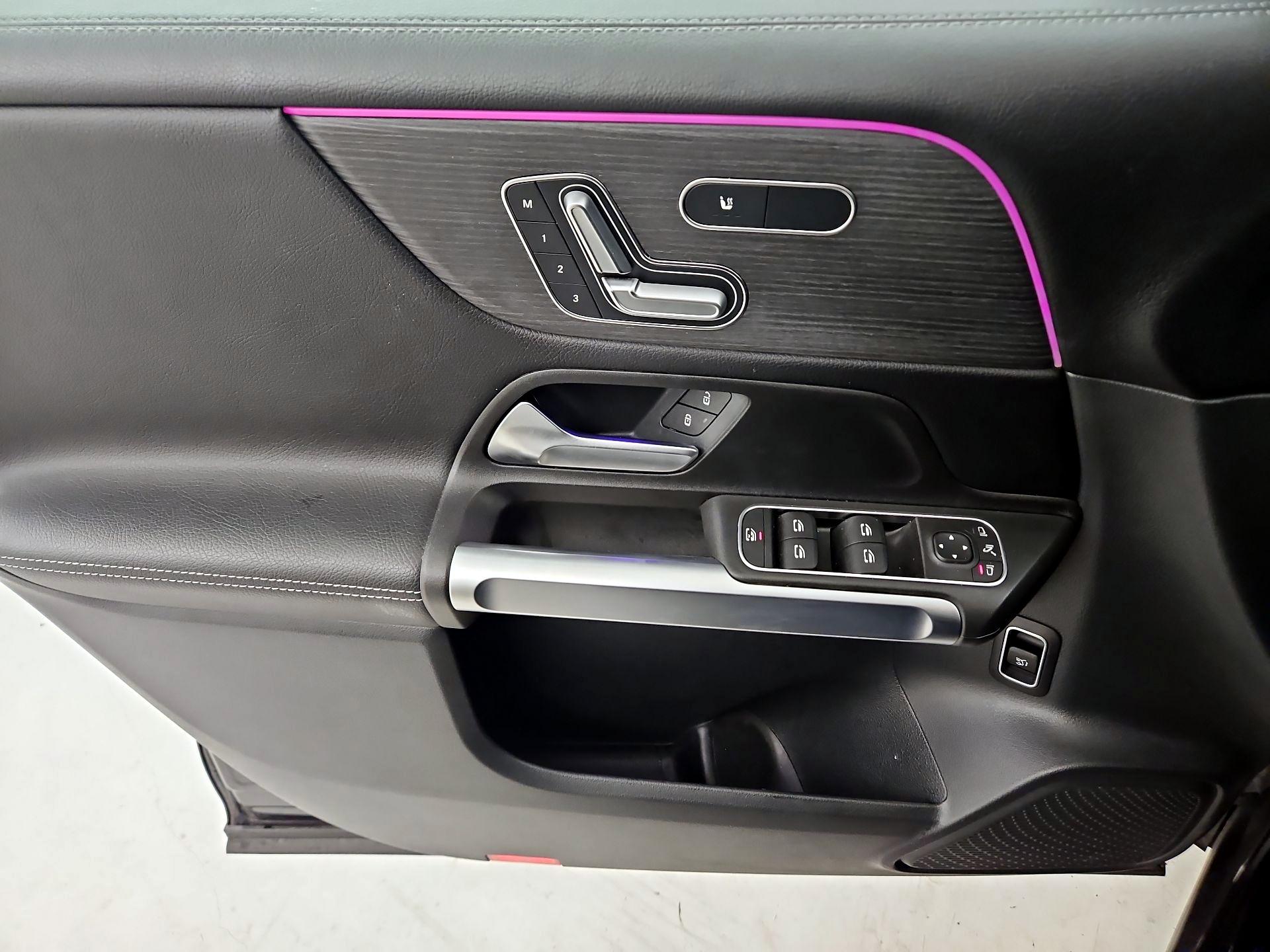 Thumbnail: 2023 Mercedes-Benz GLB - 12